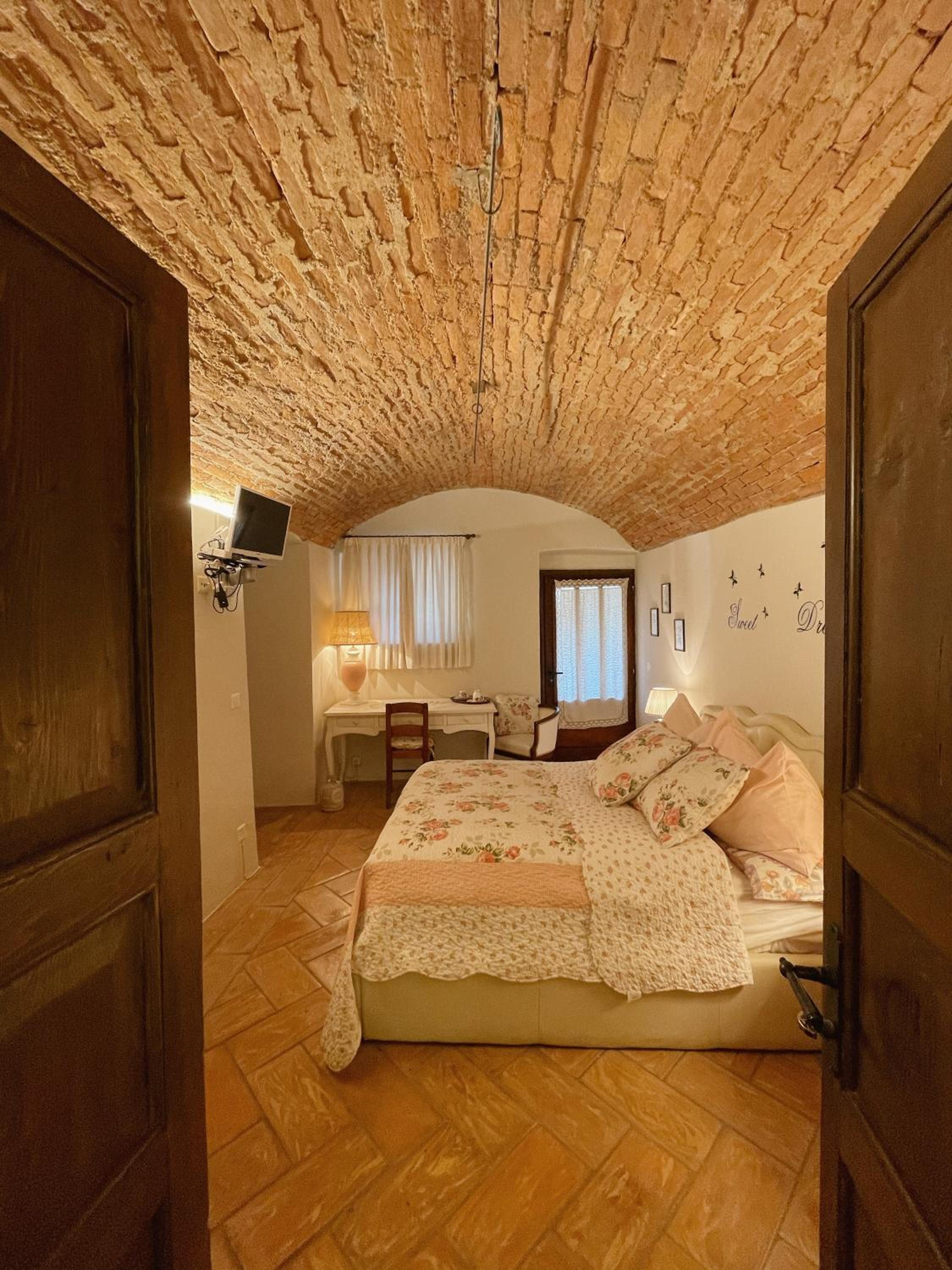 Superior Double Room - Photo 1