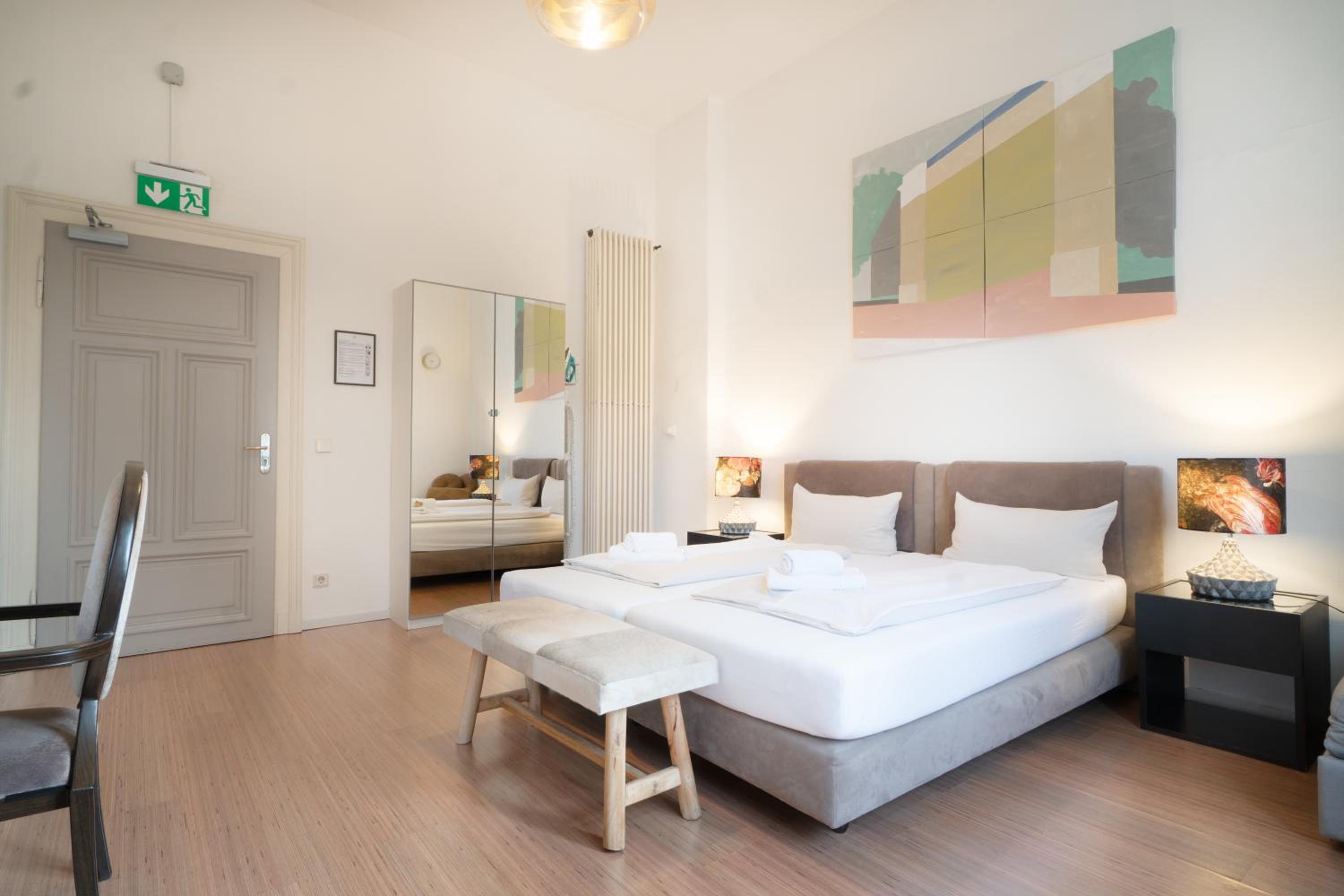 Studio Apartment - Photo 3