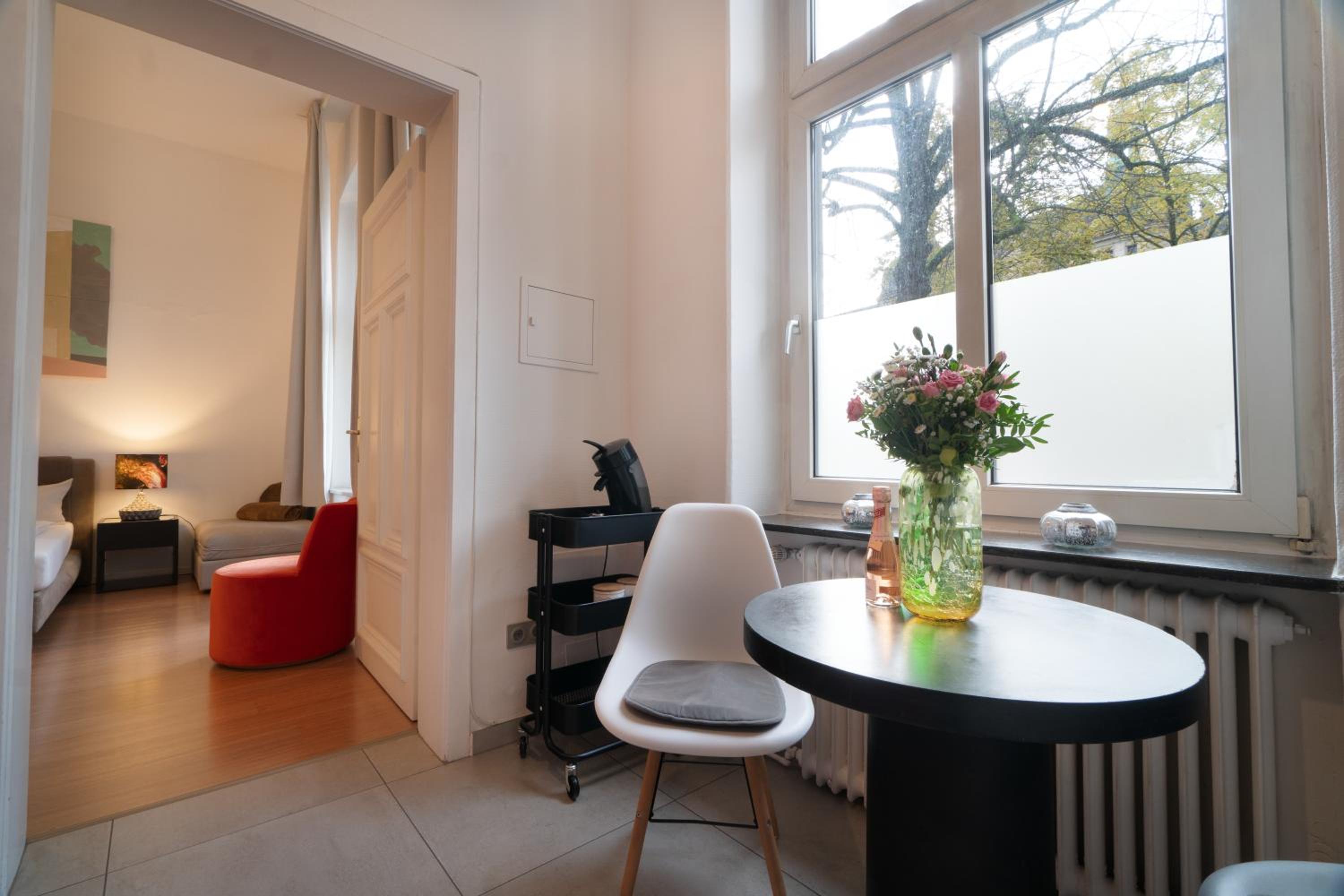Studio Apartment - Photo 8