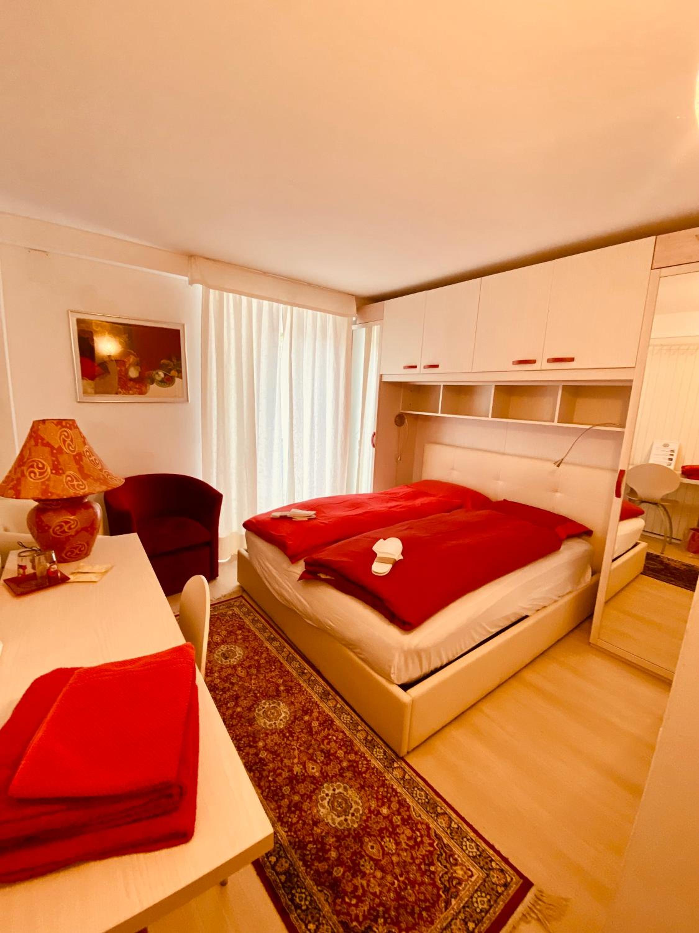 Economy Double Room with Shared Bathroom photo 1