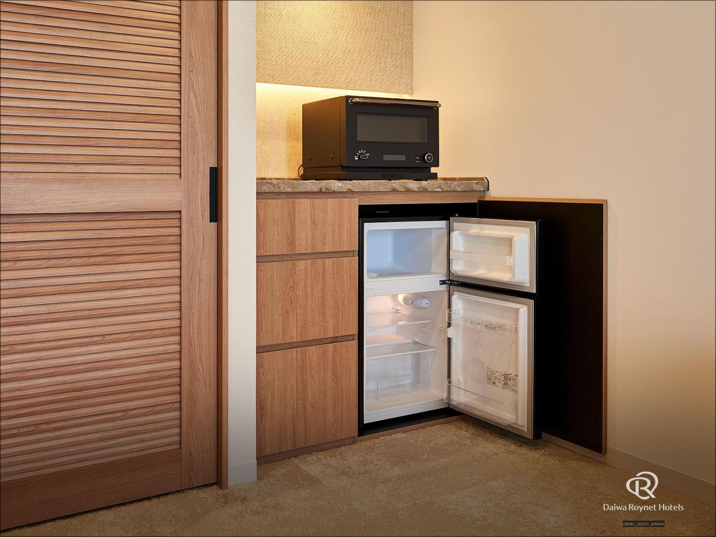 Family Twin Room (3 Adults) - Non-Smoking - Photo 2
