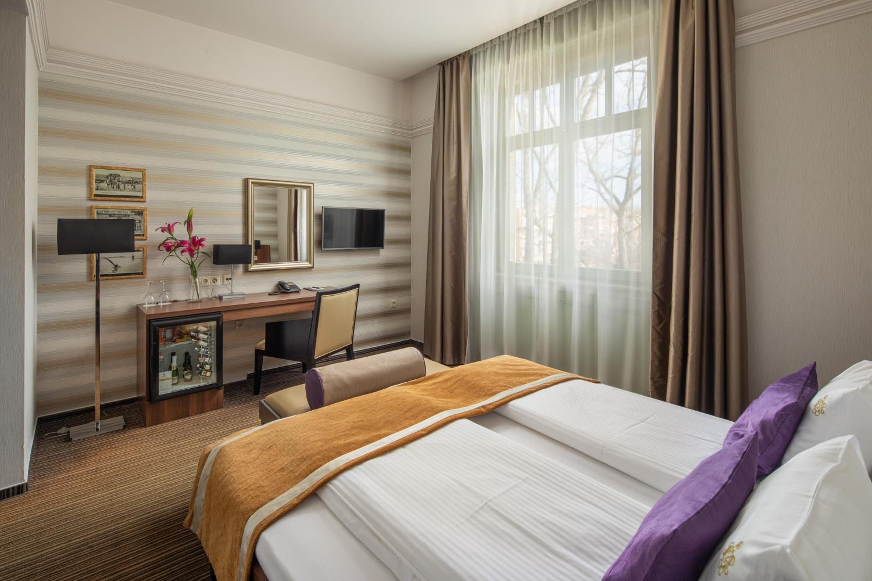 Superior Double or Twin Room photo 3