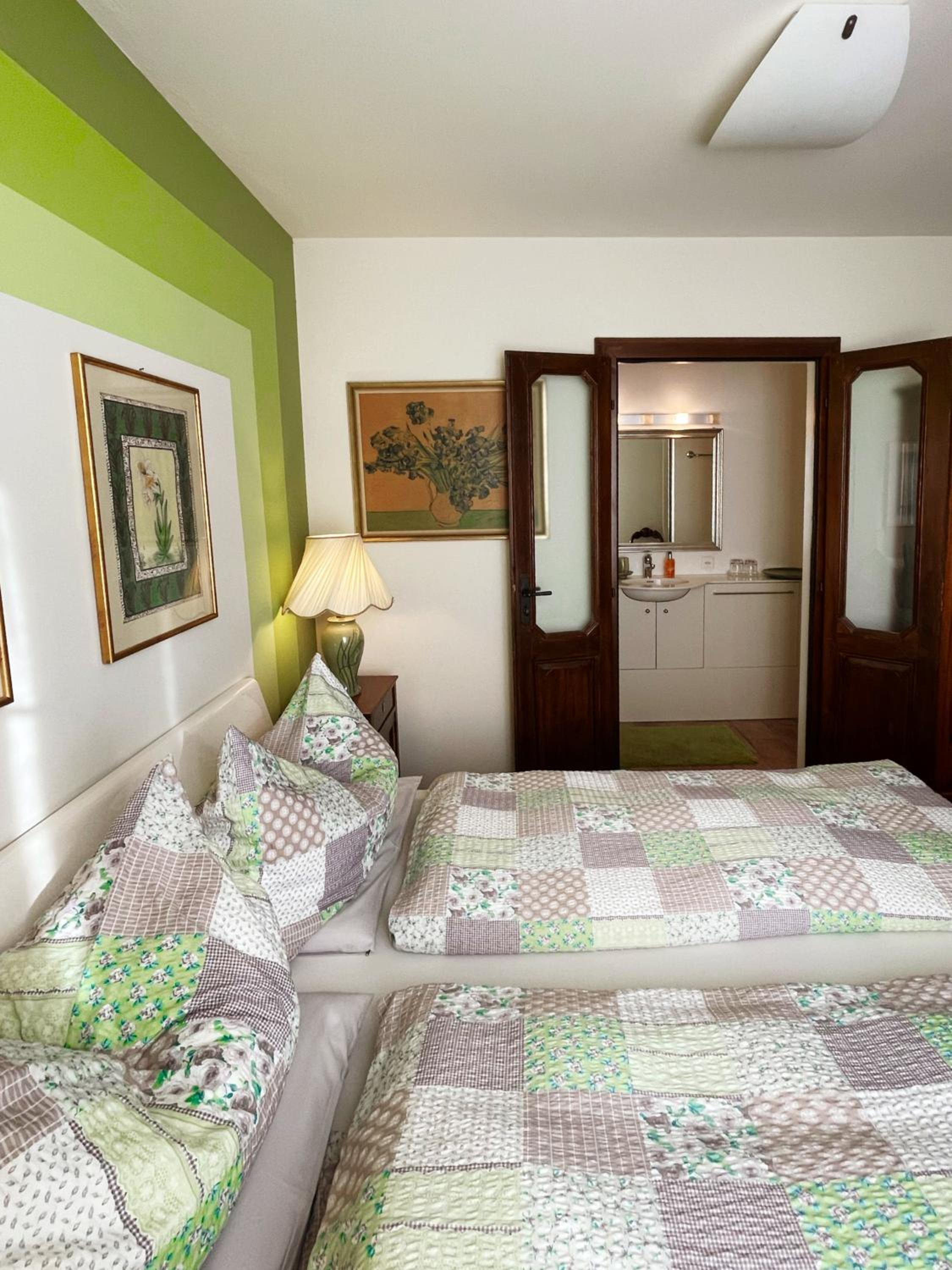 Classic Double Room - Photo 25