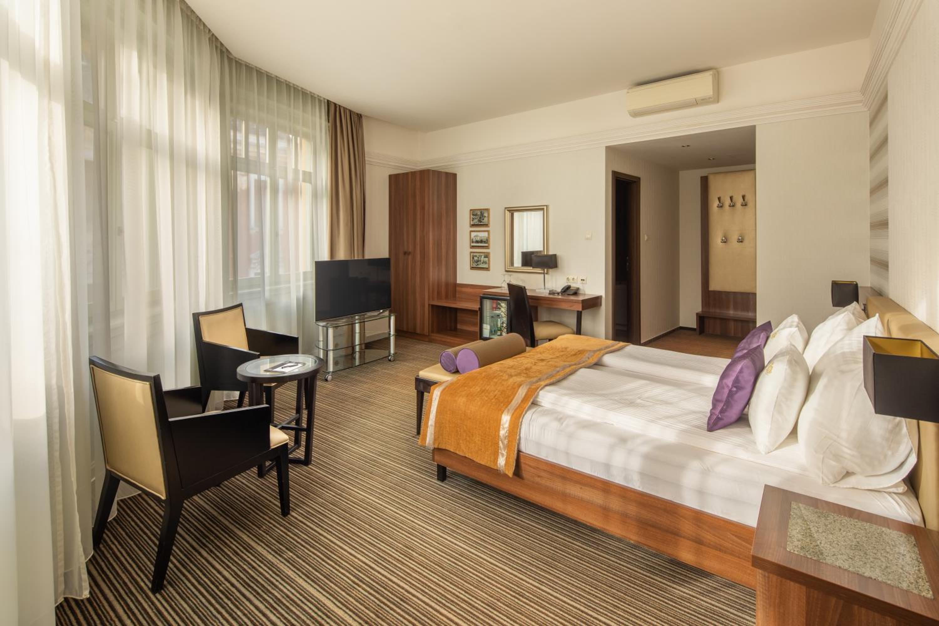 Deluxe Double Room photo 2