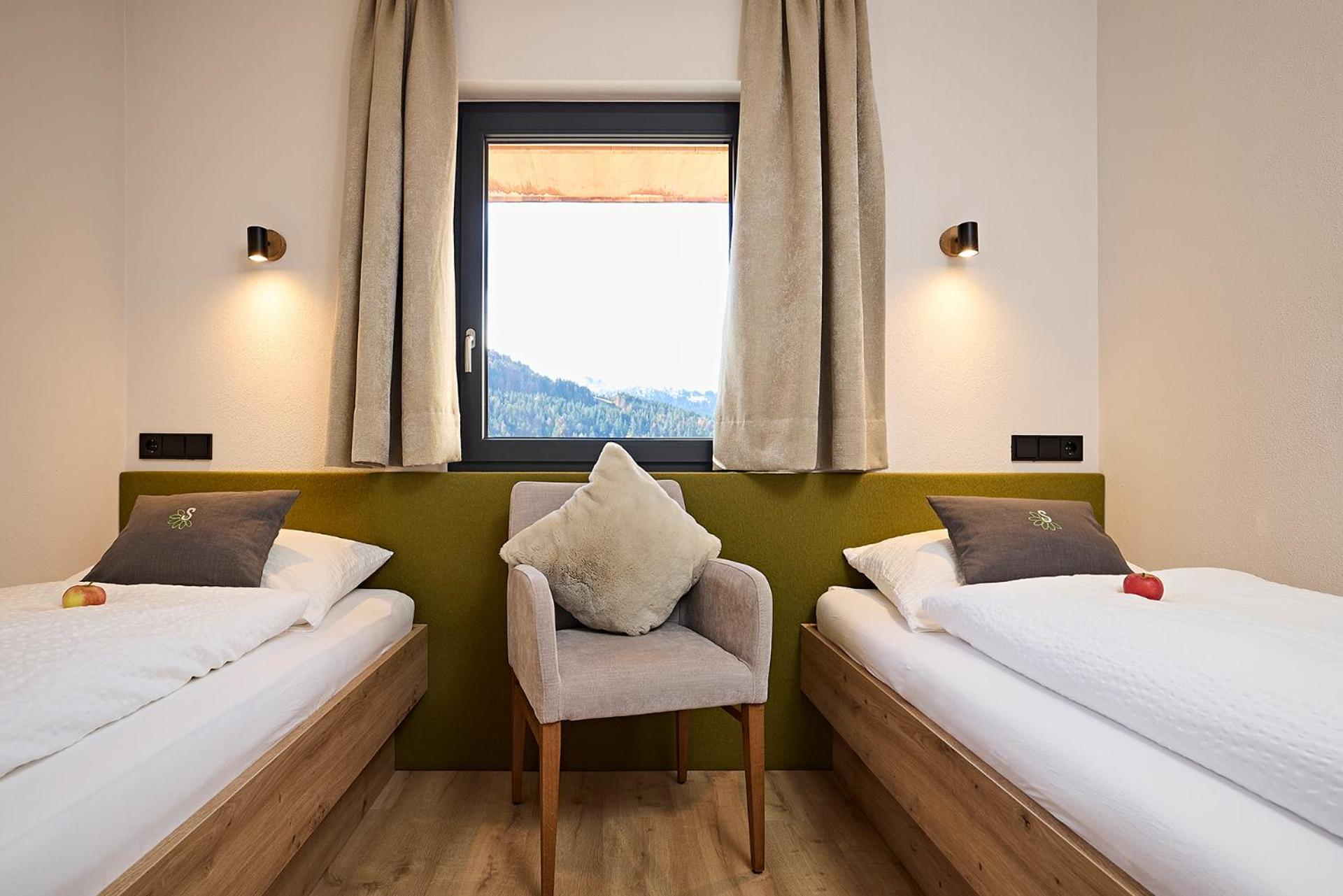 Two-Bedroom Deluxe Apartment with Balcony