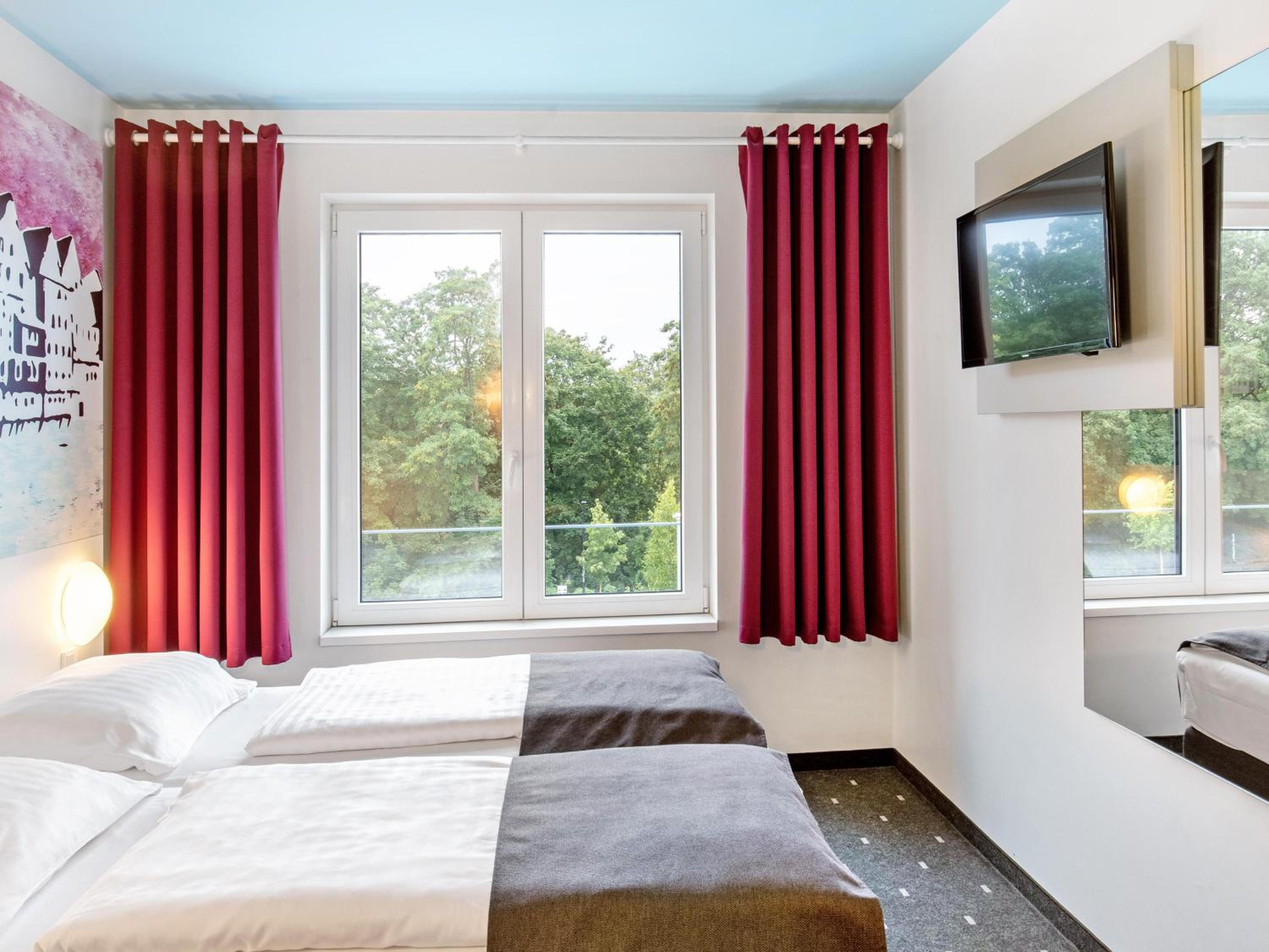 Twin Room - Photo 2