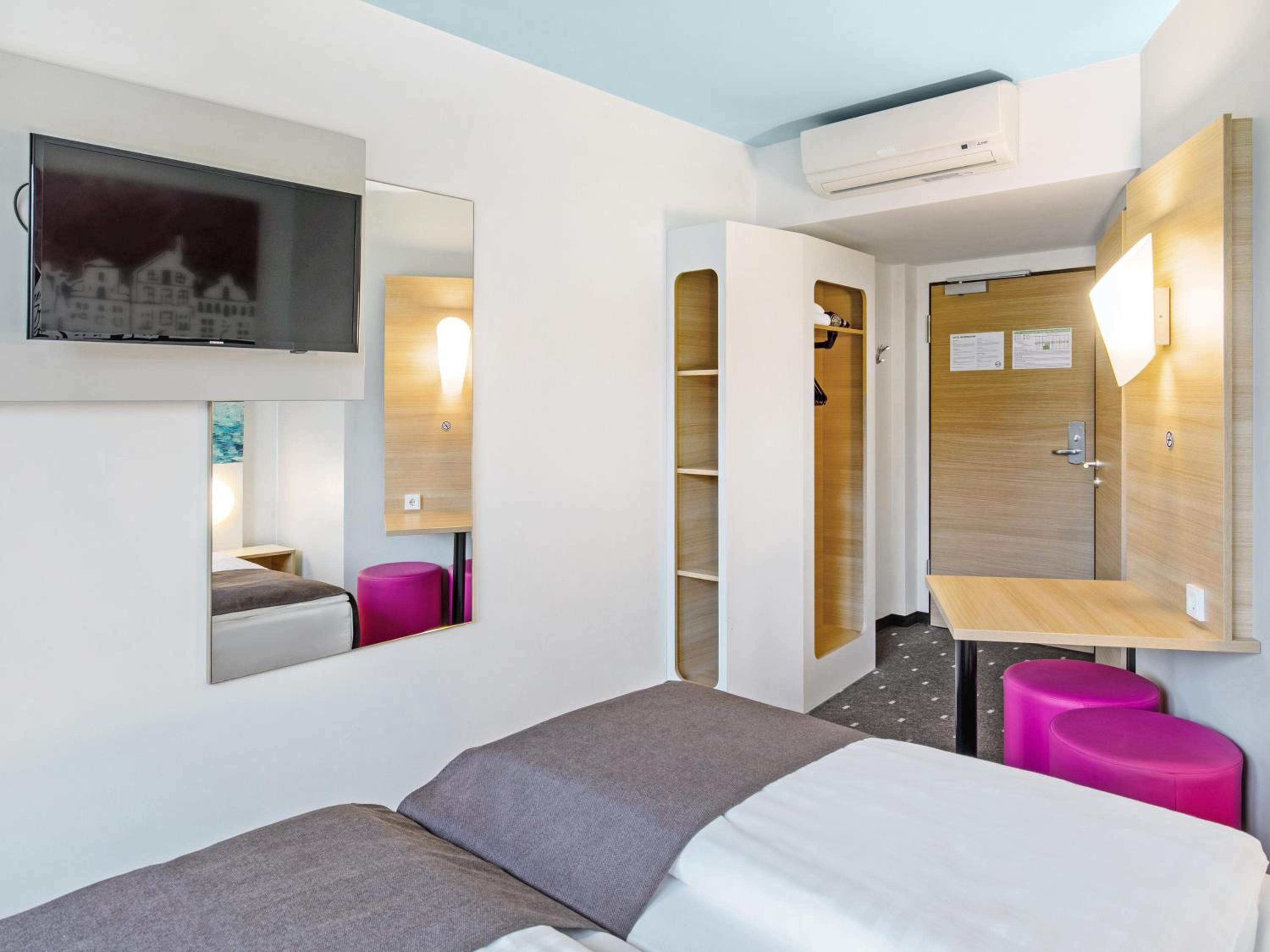 Twin Room - Photo 3