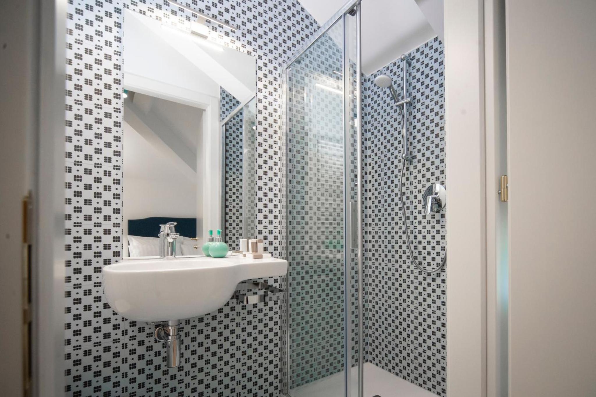 Double Room with Private Bathroom photo 2