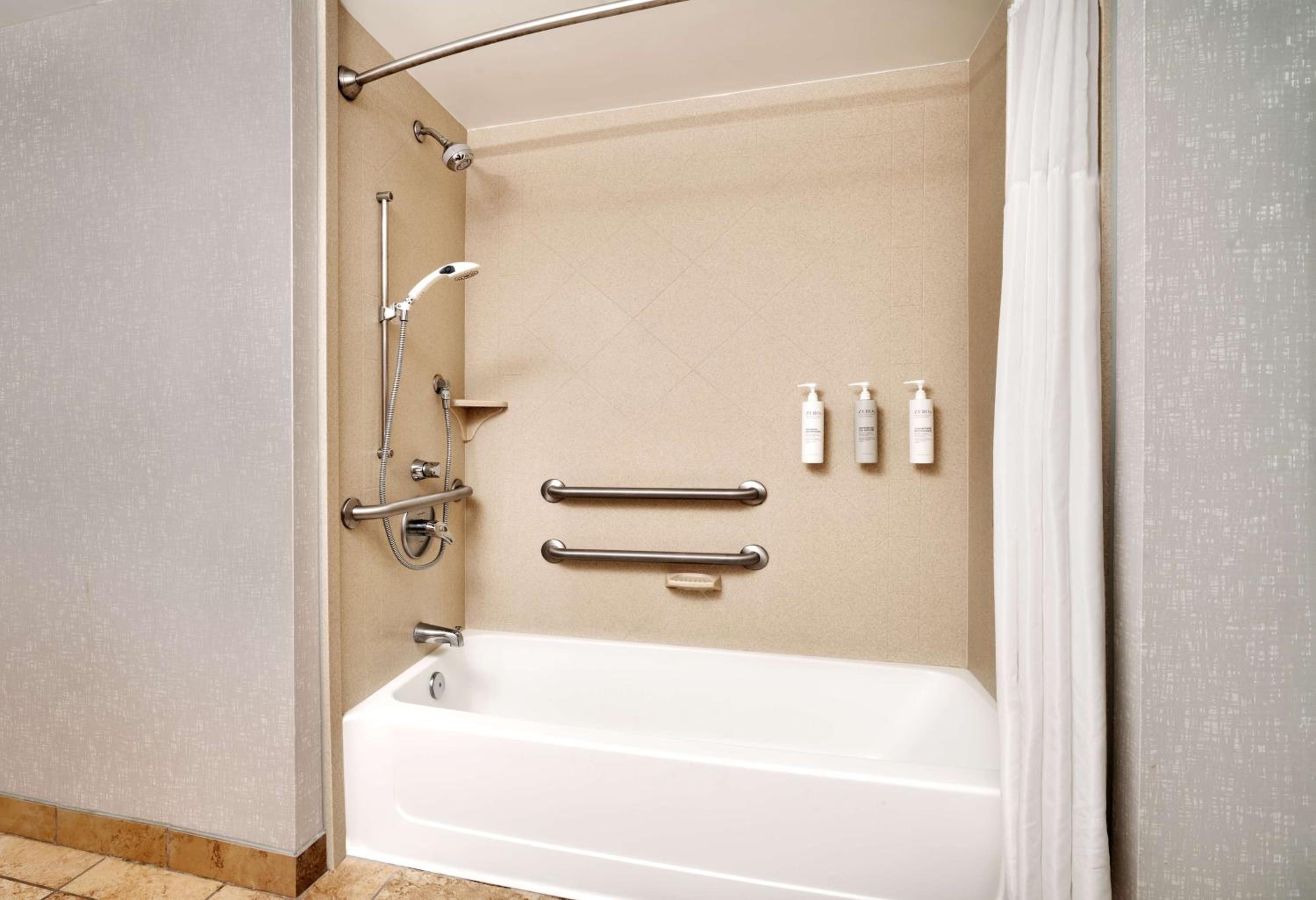King Room - Mobility Access/Non-Smoking photo 3