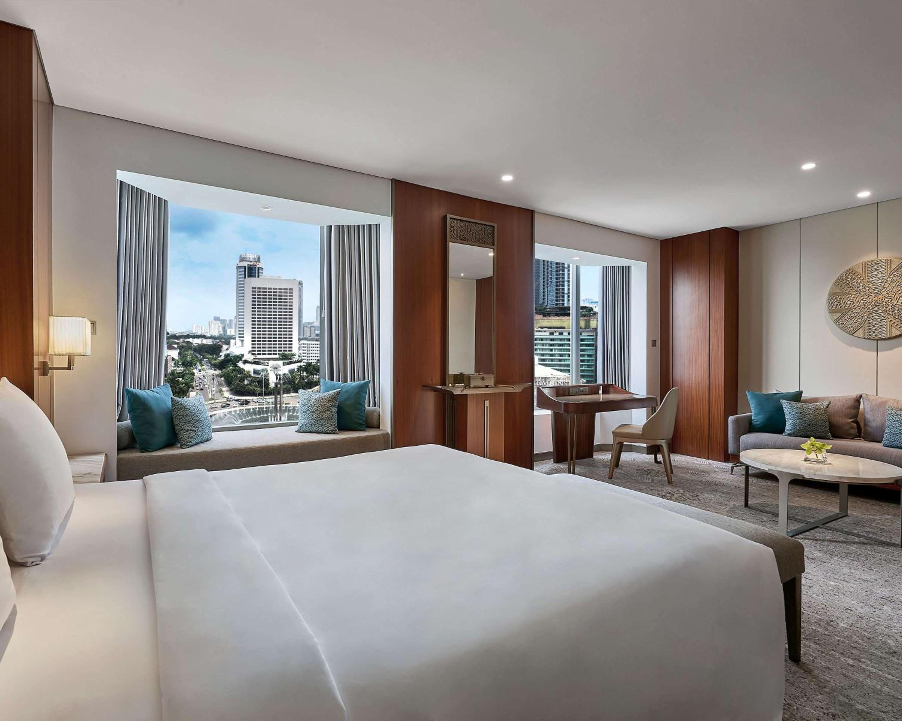 King Room with City View - Photo 2