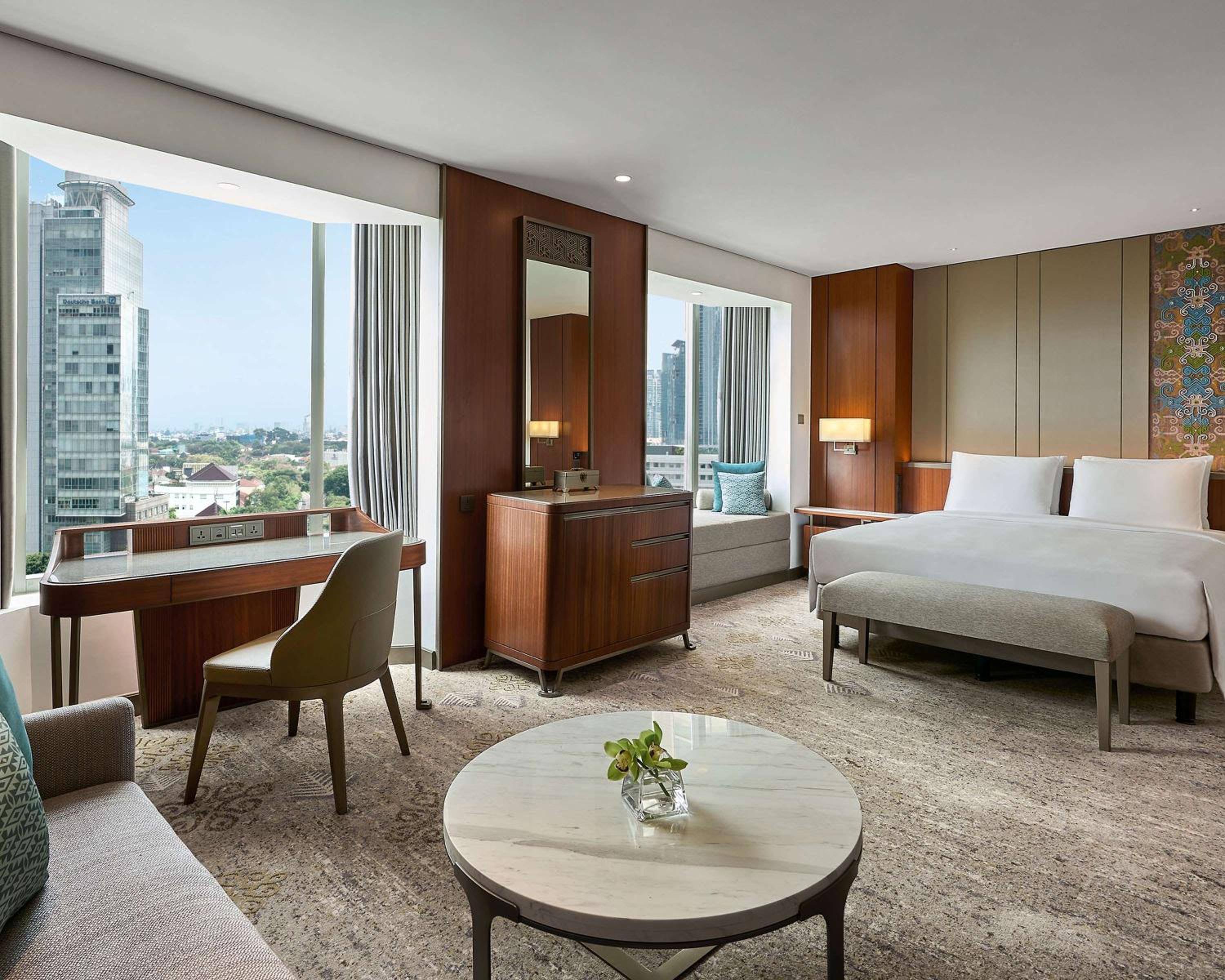 King Room with City View - Photo 3