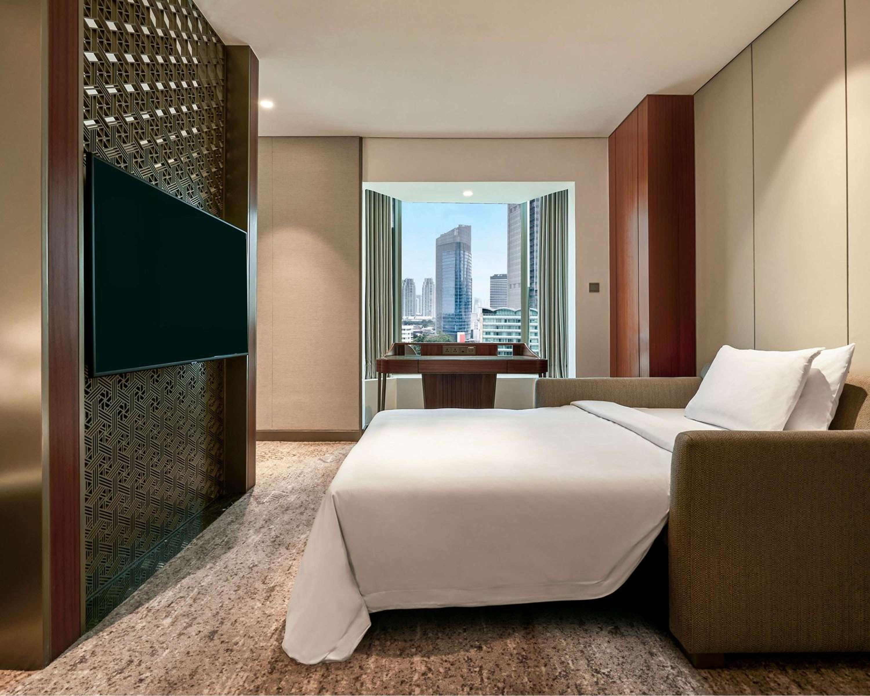 Family King Room With City View - Photo 4