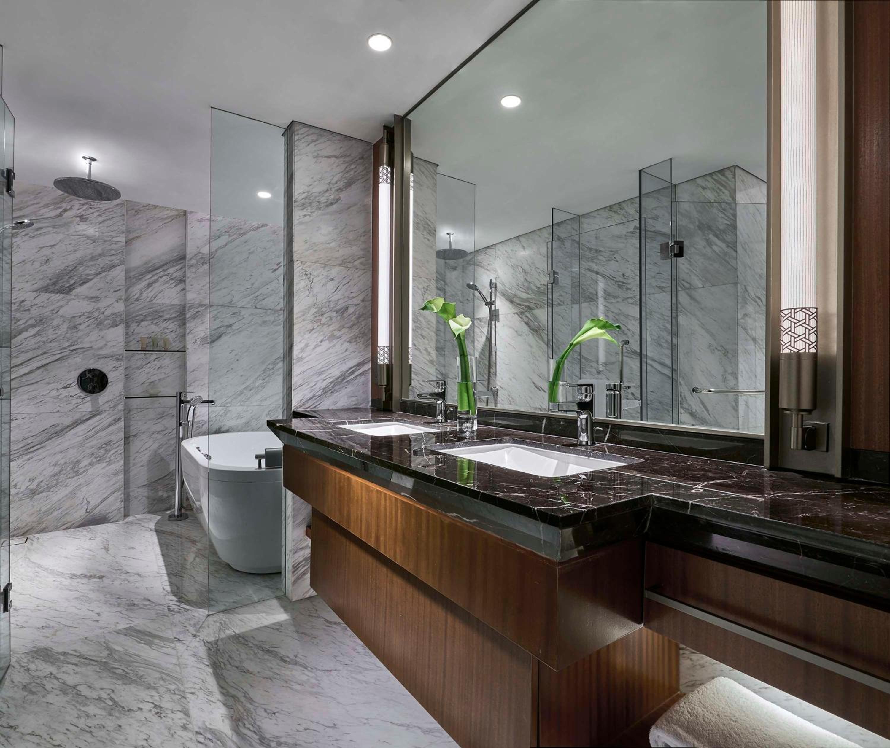 Grand Suite with Bundaran View - Photo 4