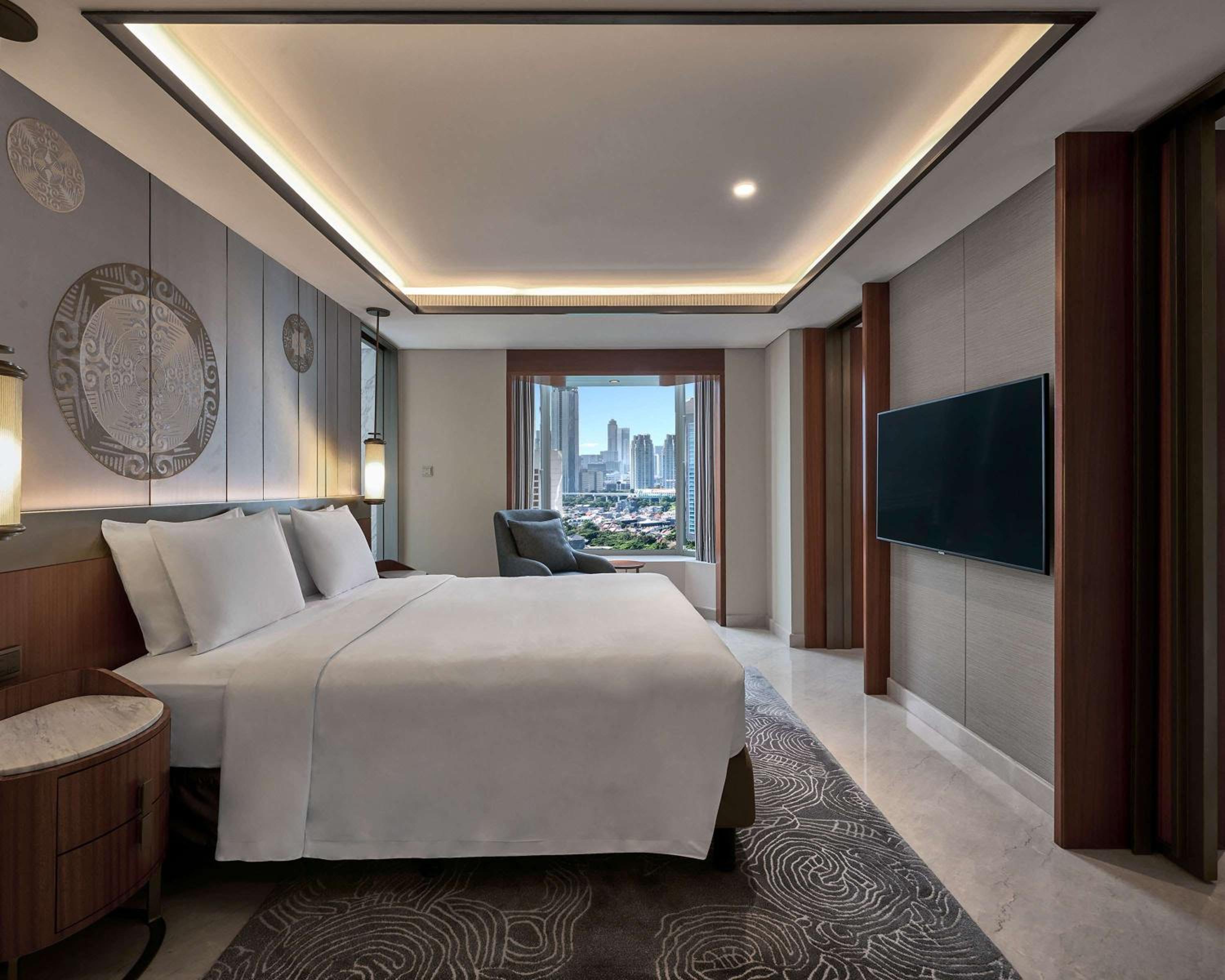Capital Suite with City View - Photo 2