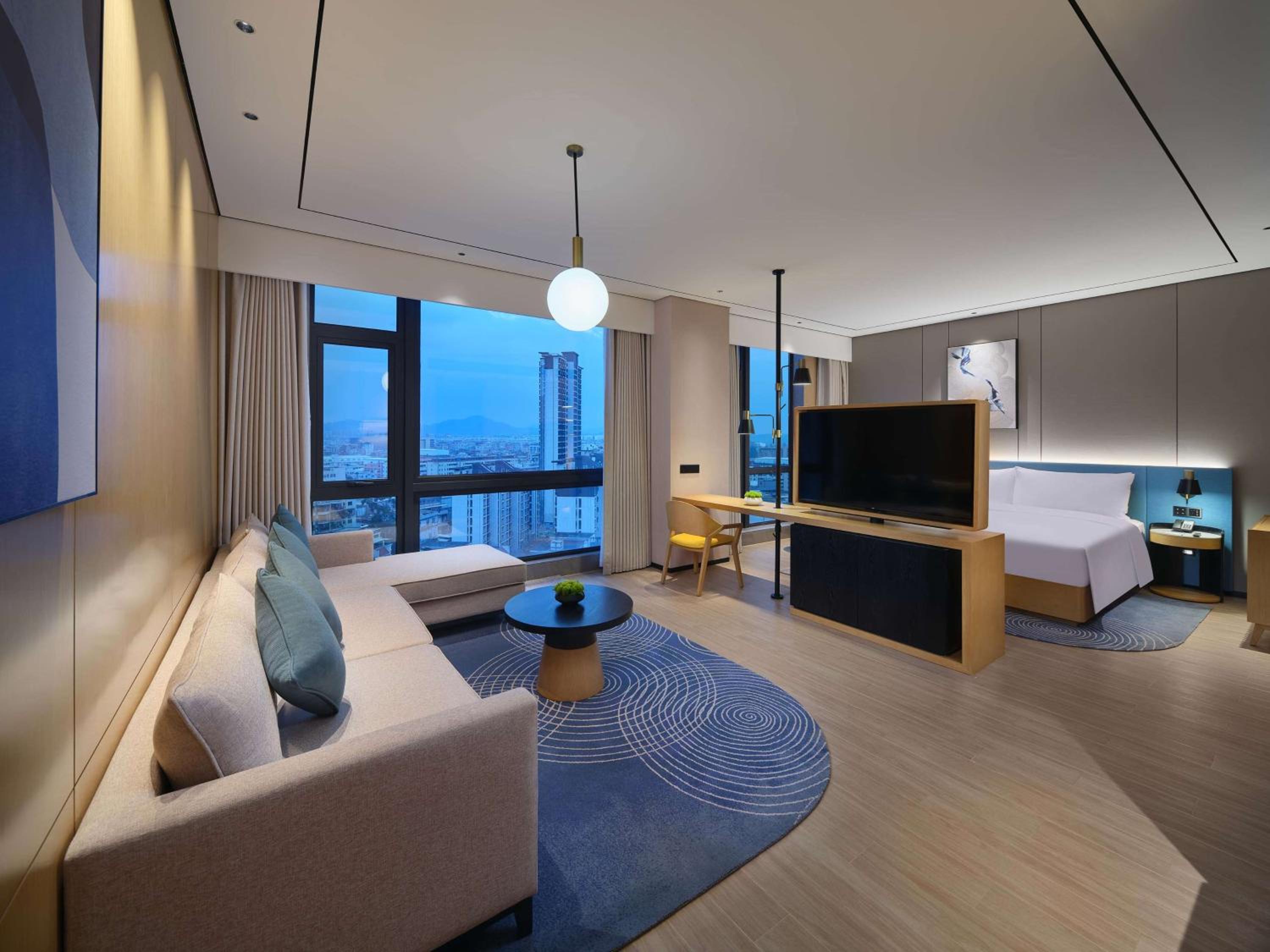 Premium King Room photo 1