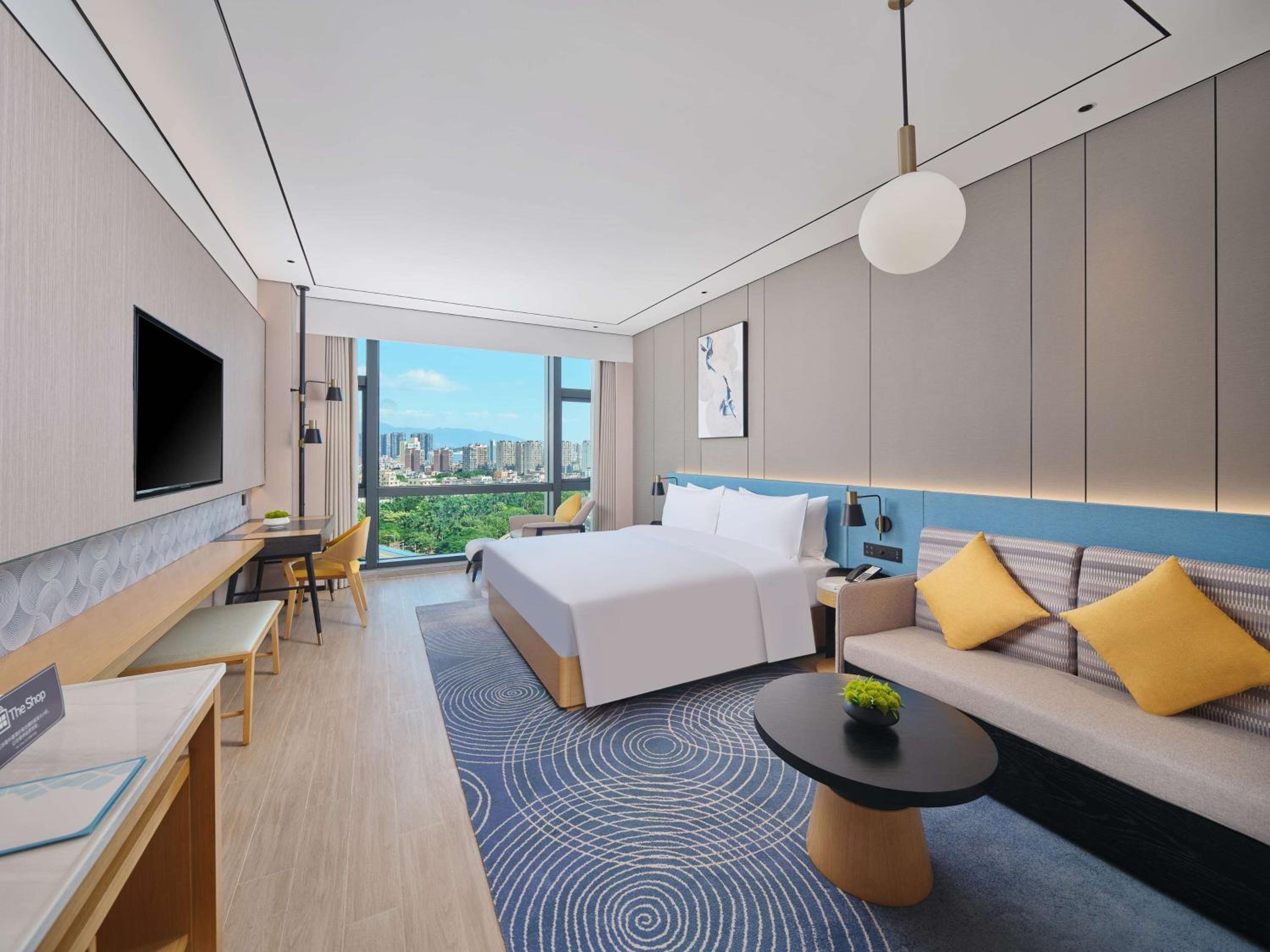 Deluxe King Room photo 1
