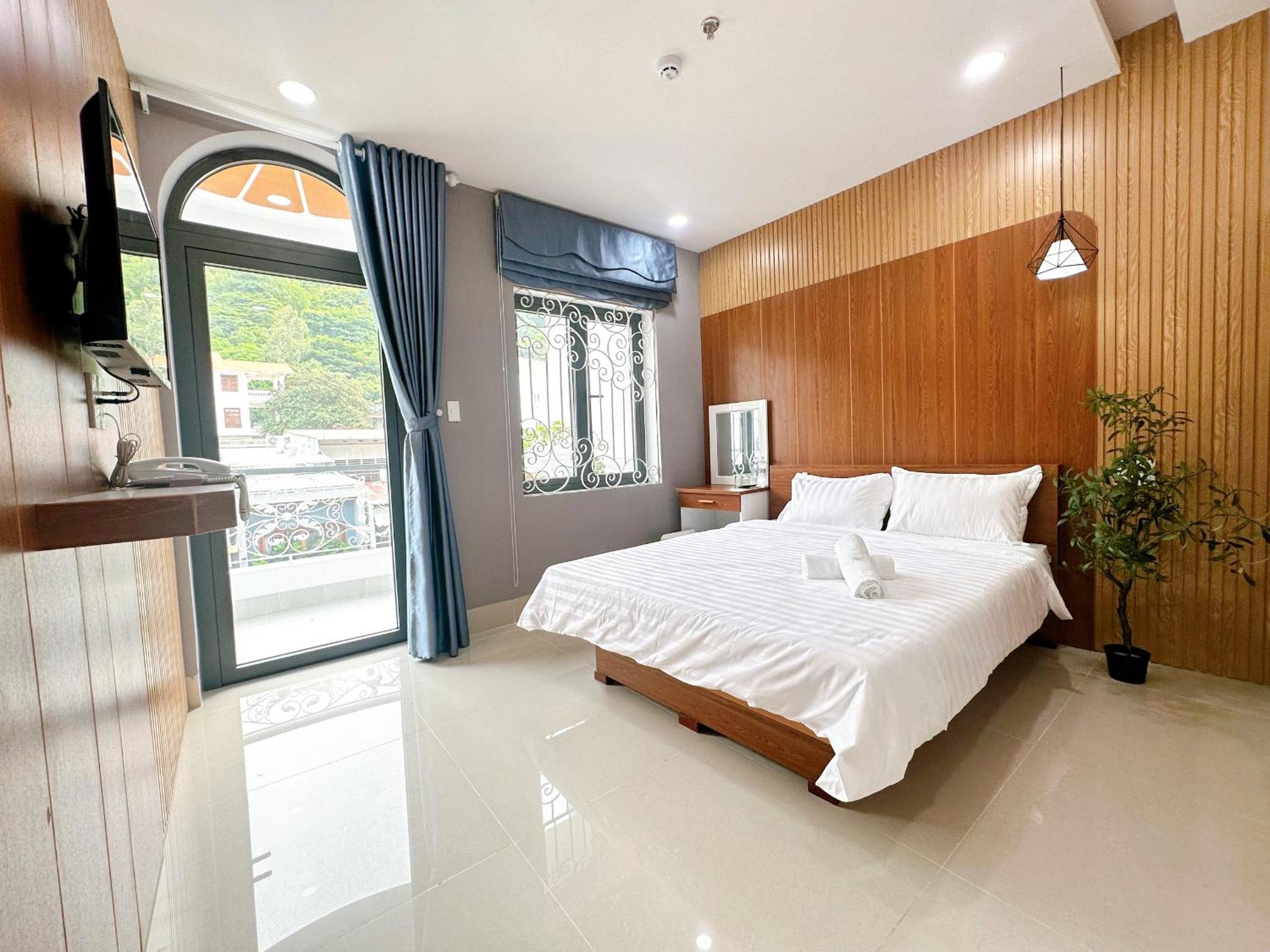 One-Bedroom Apartment - Photo 41