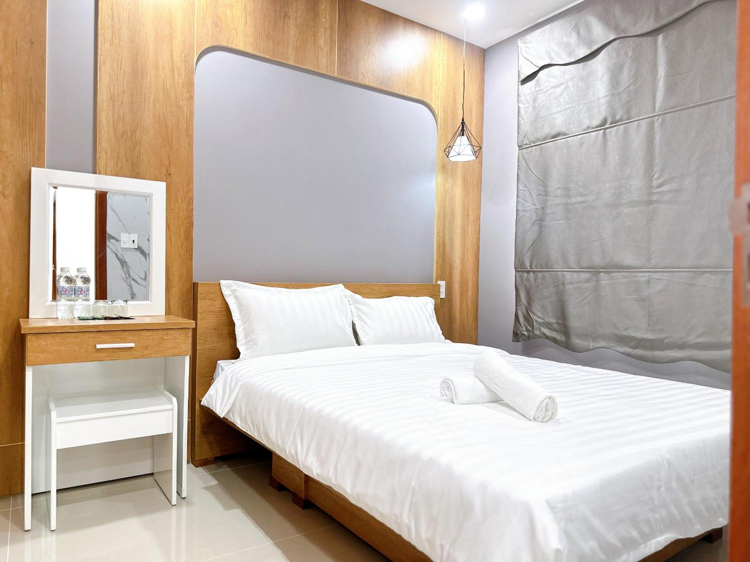 One-Bedroom Apartment - Photo 23