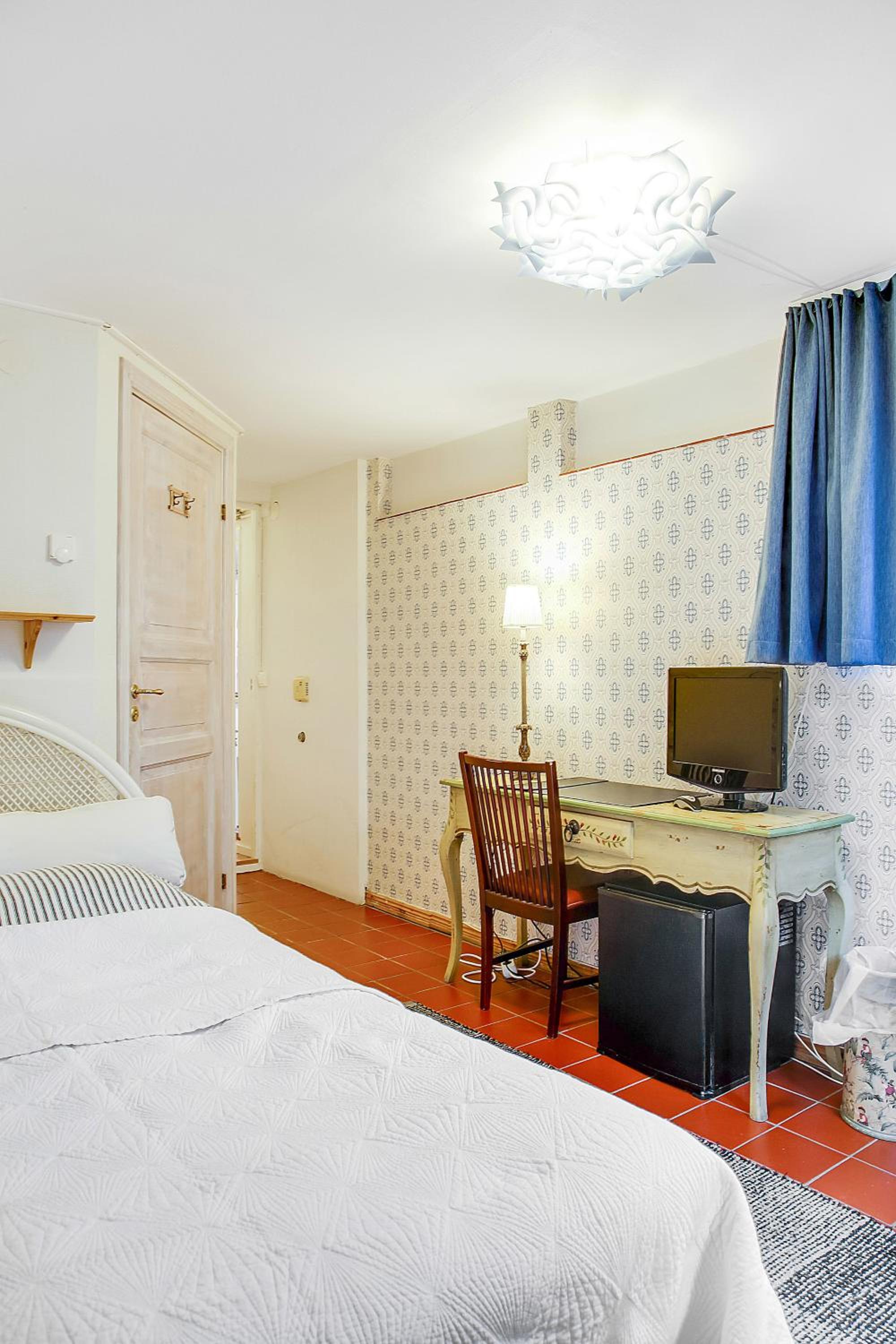 Budget Double Room - Photo 1