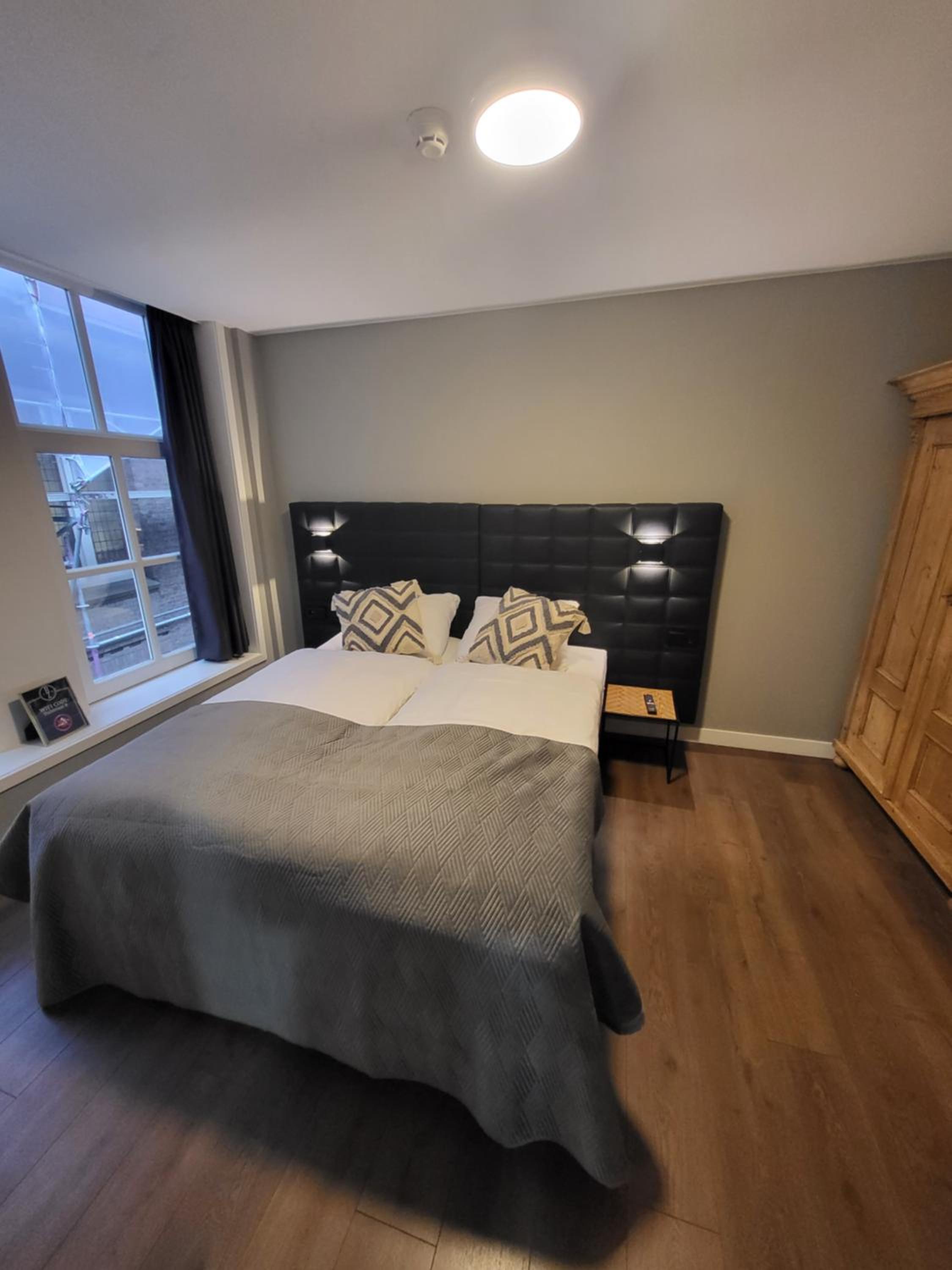 Family Room with Bathroom - Photo 2