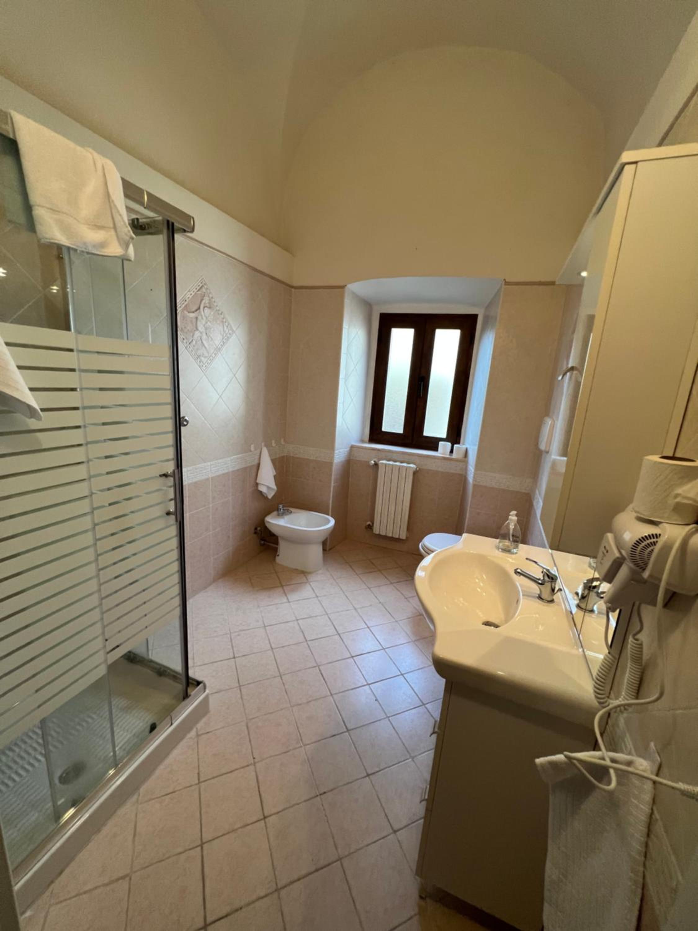 Two-Bedroom Apartment - Photo 16