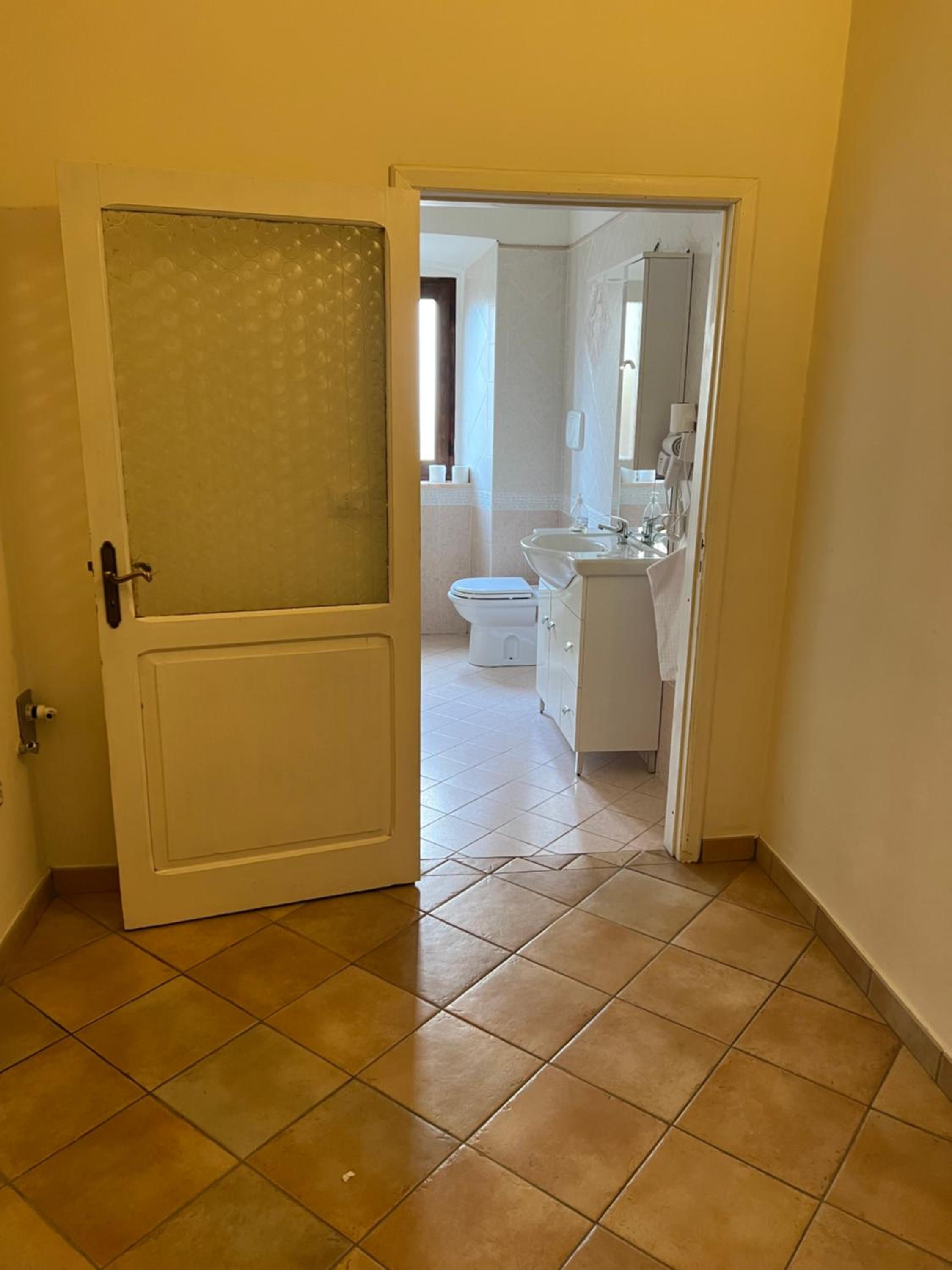 Two-Bedroom Apartment - Photo 19