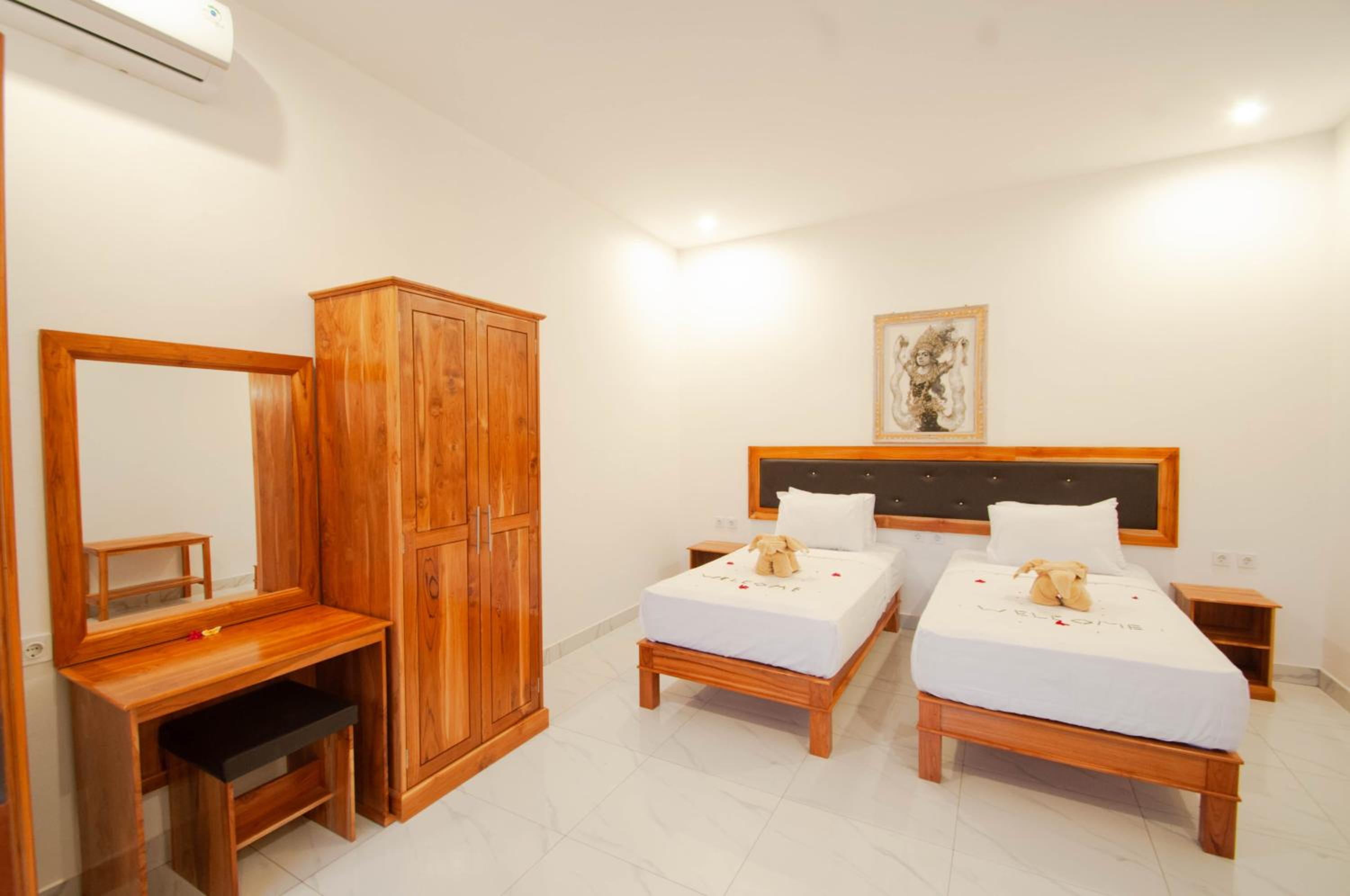 Deluxe Quadruple Room with Free 1x Beer or Cocktail - Photo 6