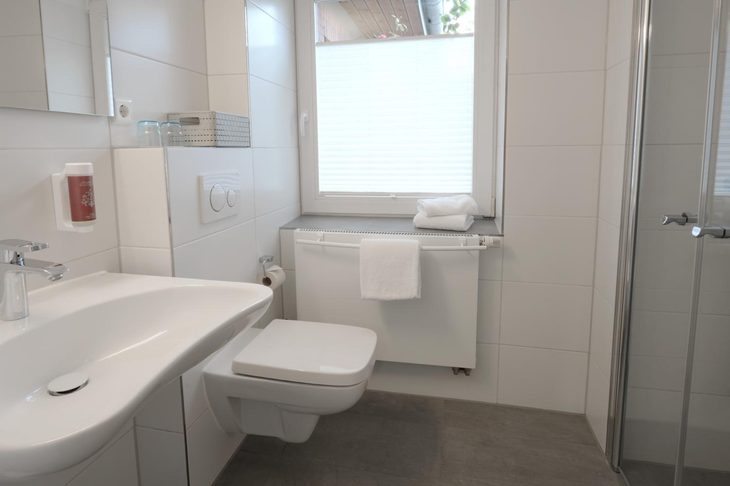 Double Room - Photo 9