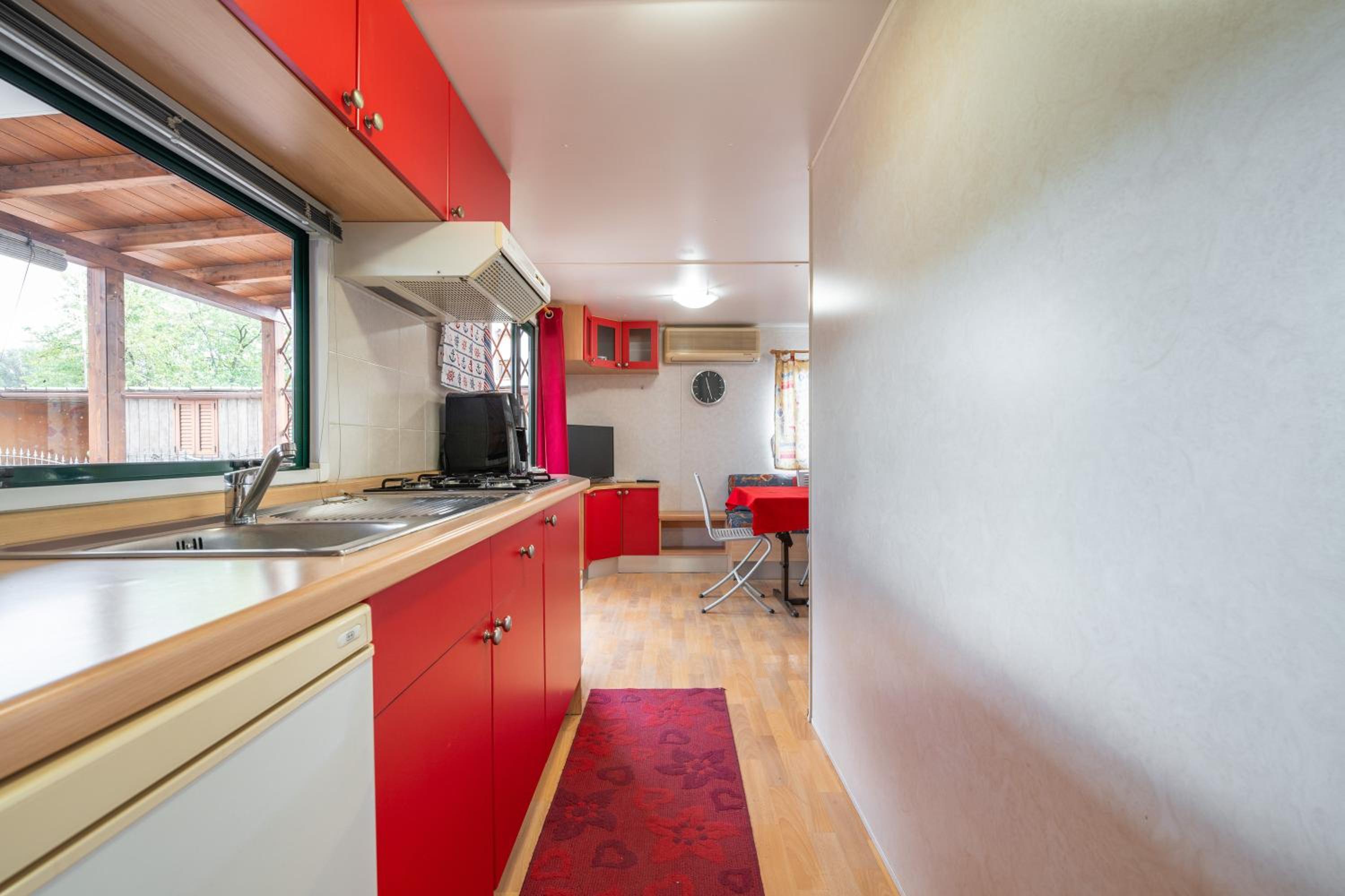 Mobile Home photo 3