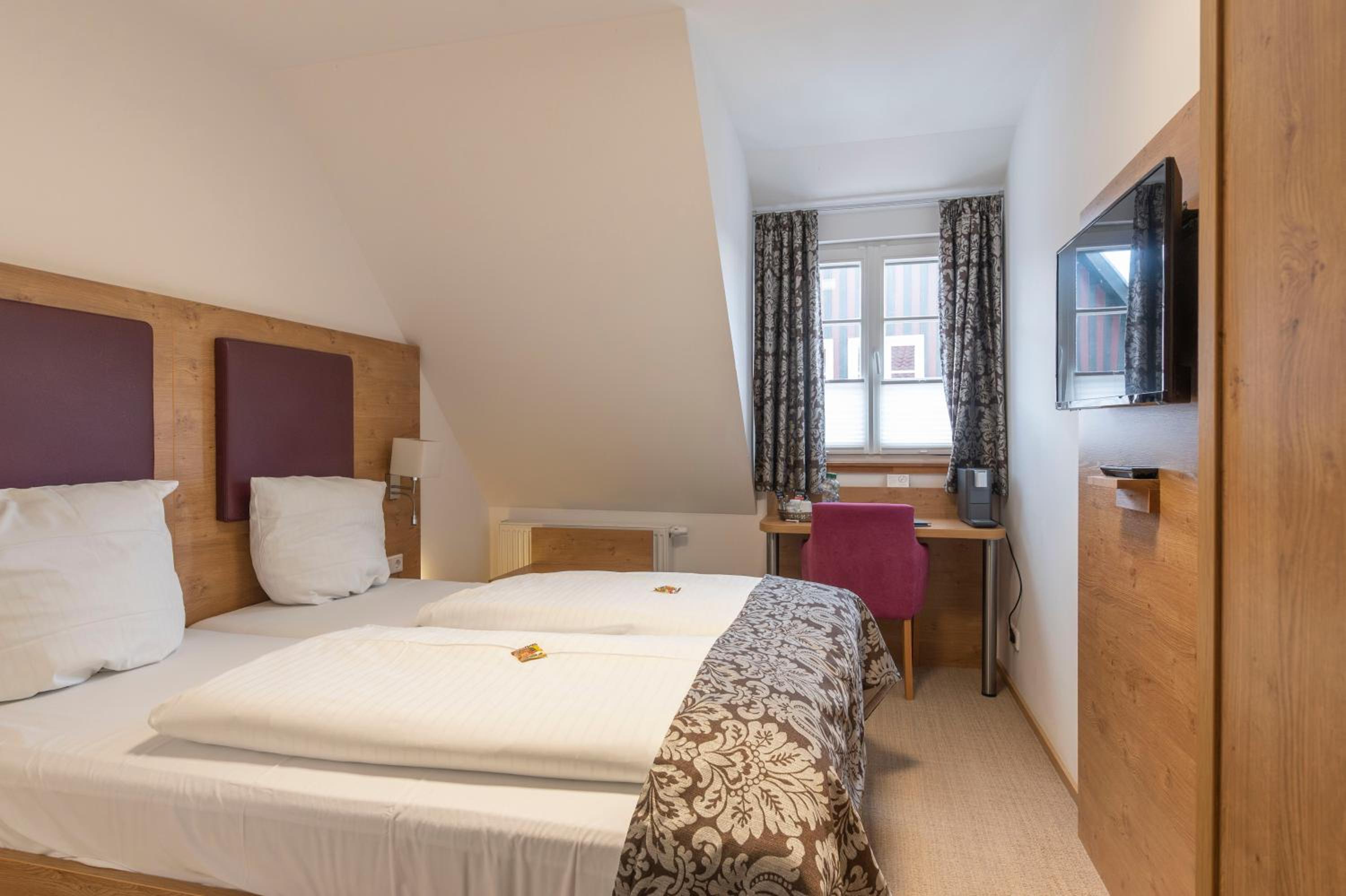 Double Room - Photo 2