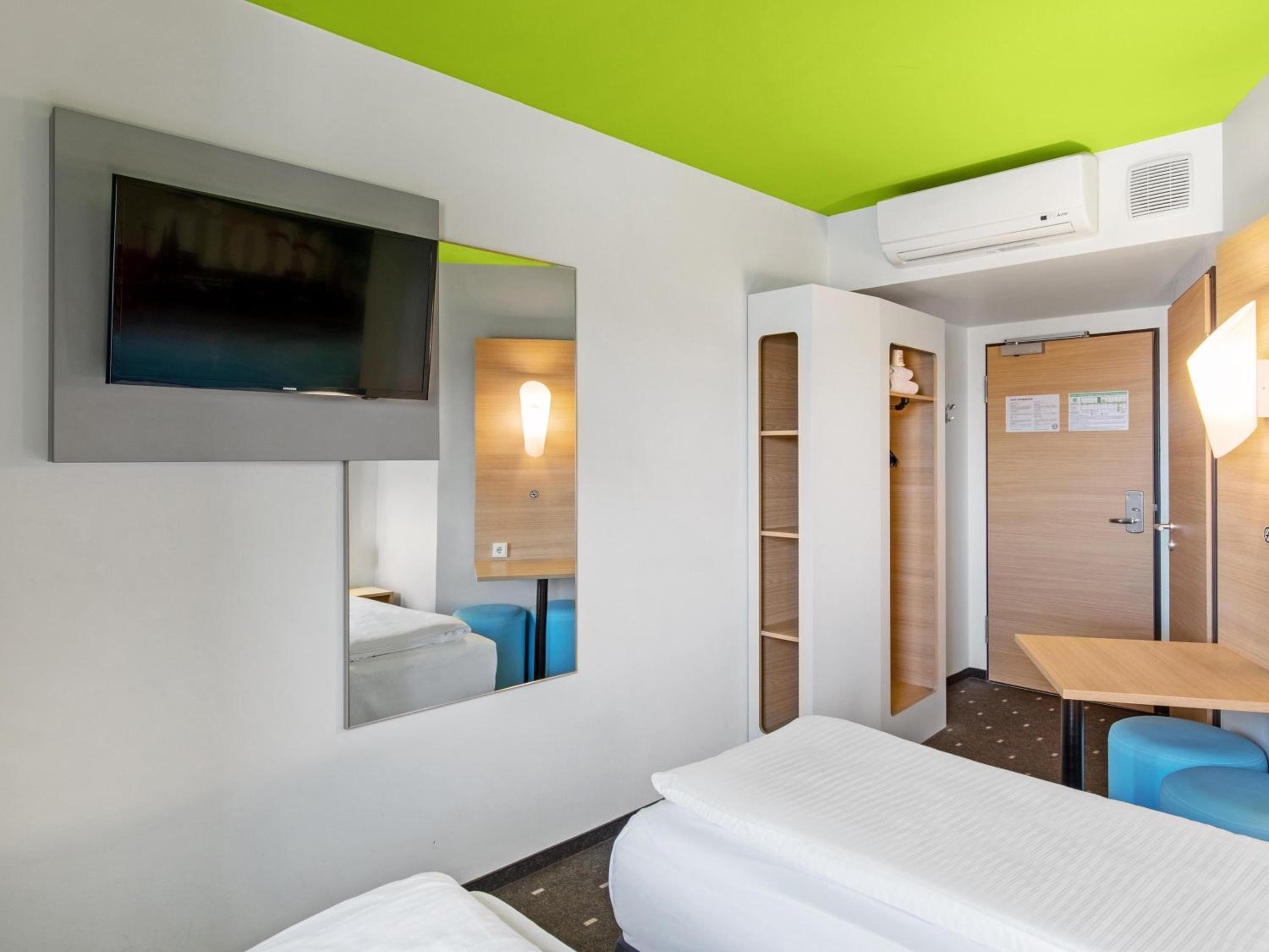Twin Room - Photo 4