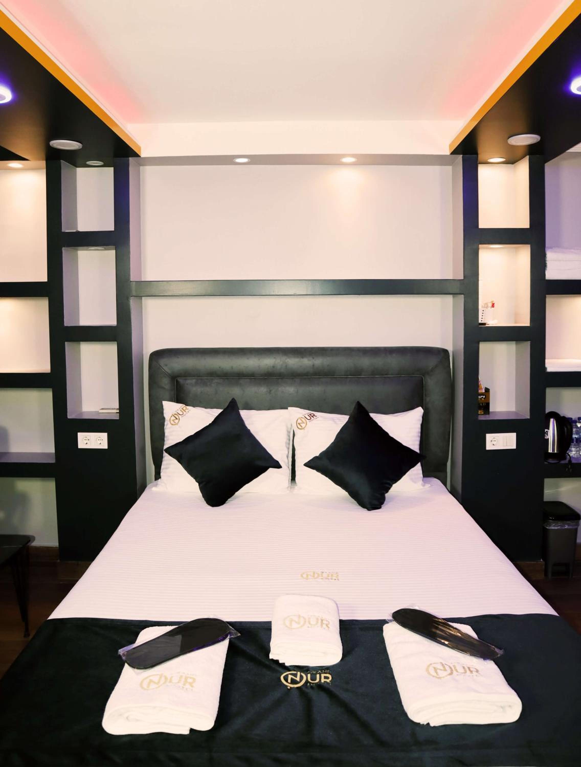 Deluxe Suite With Spa Bath photo 1