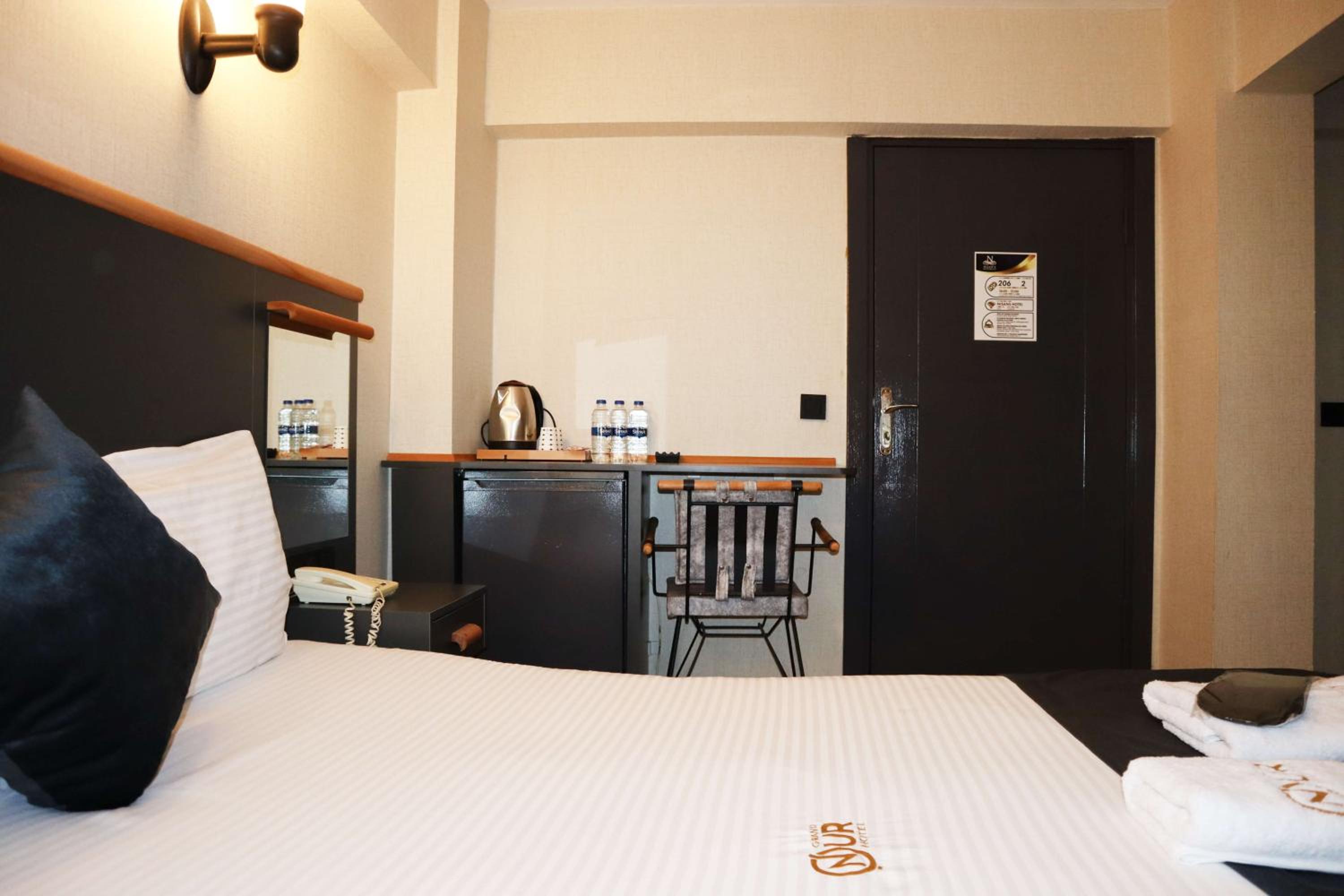 Budget Double Room photo 3