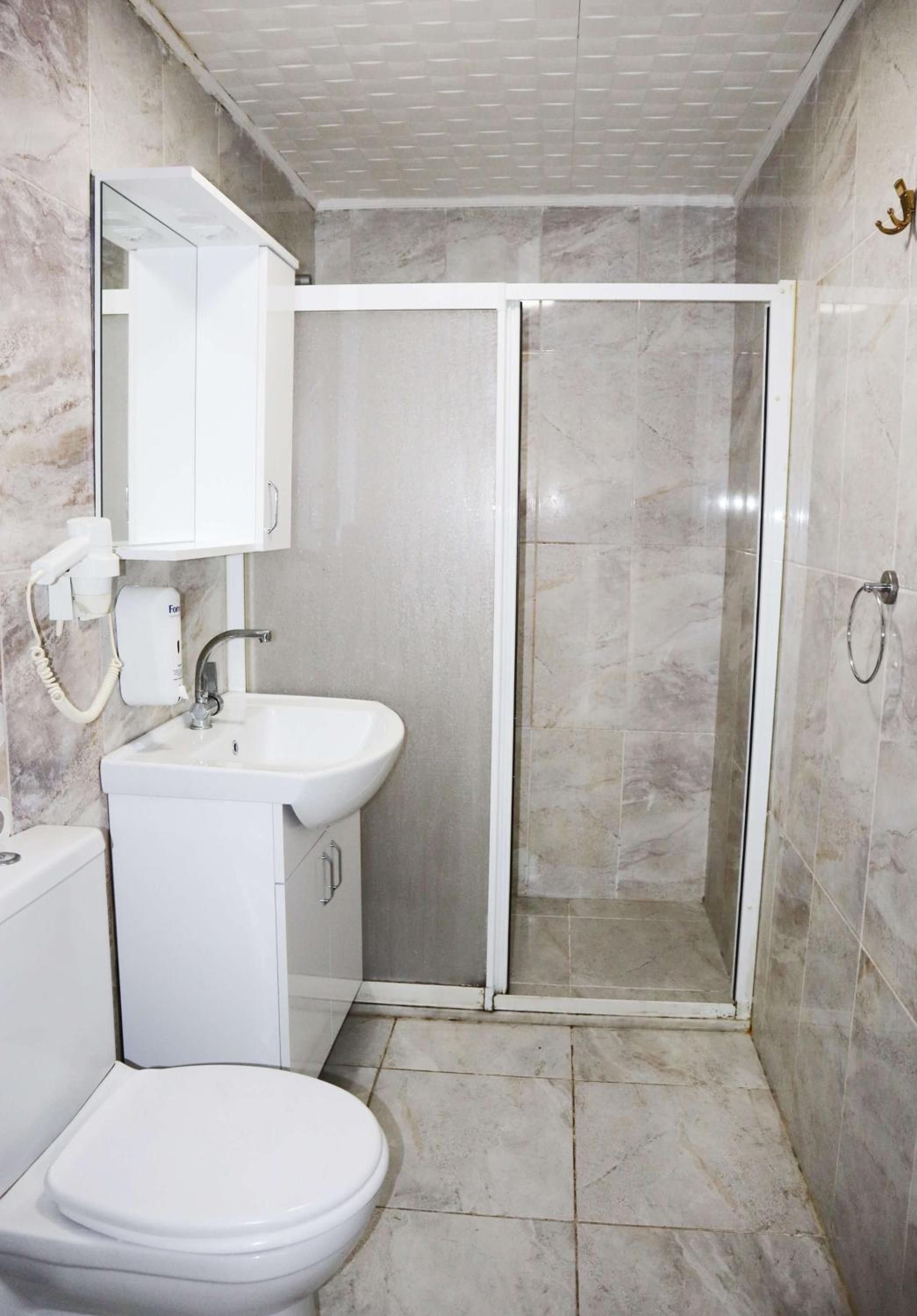 Family Room With Private Bathroom photo 3