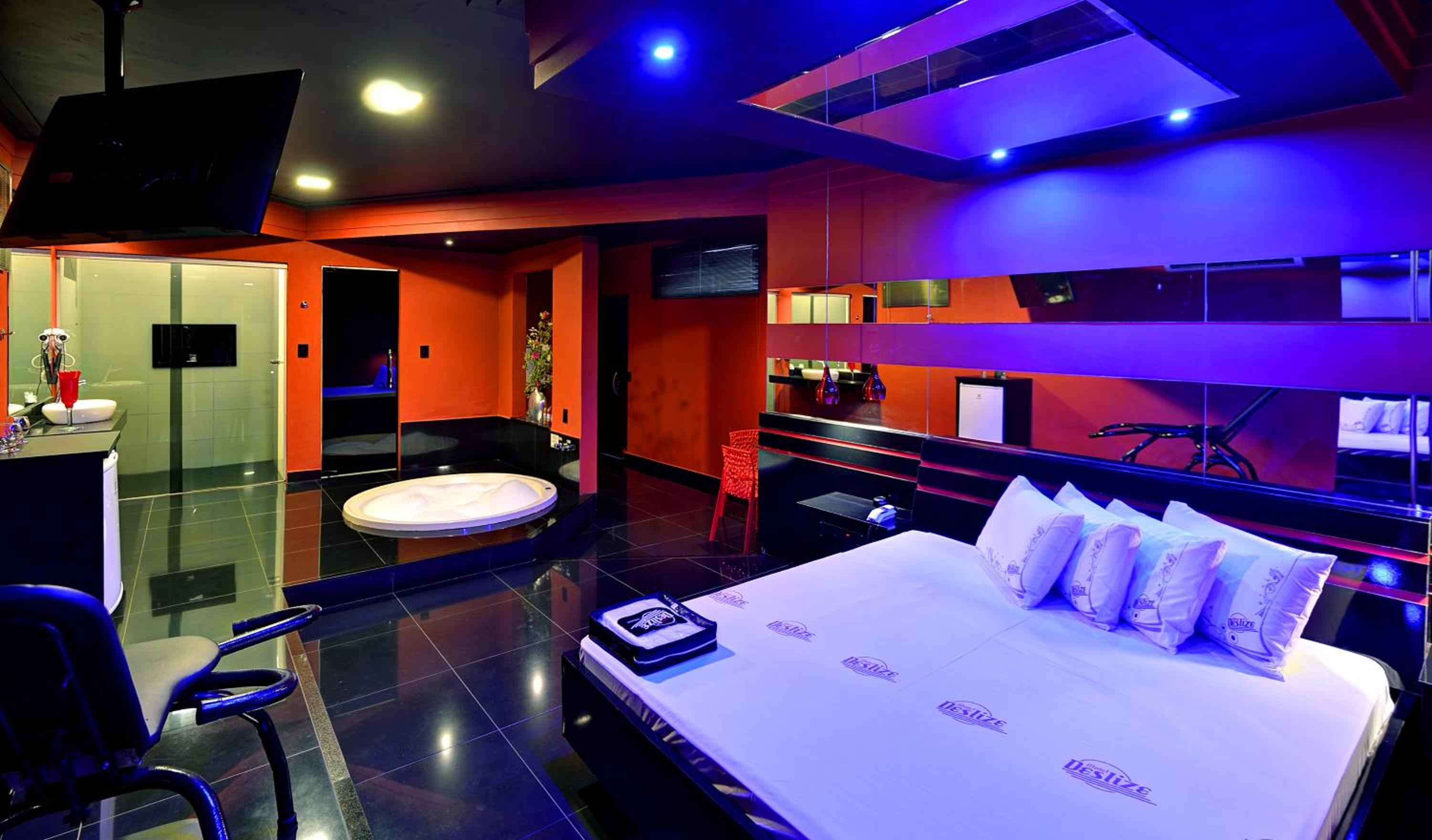 Suite with Spa Bath photo 2