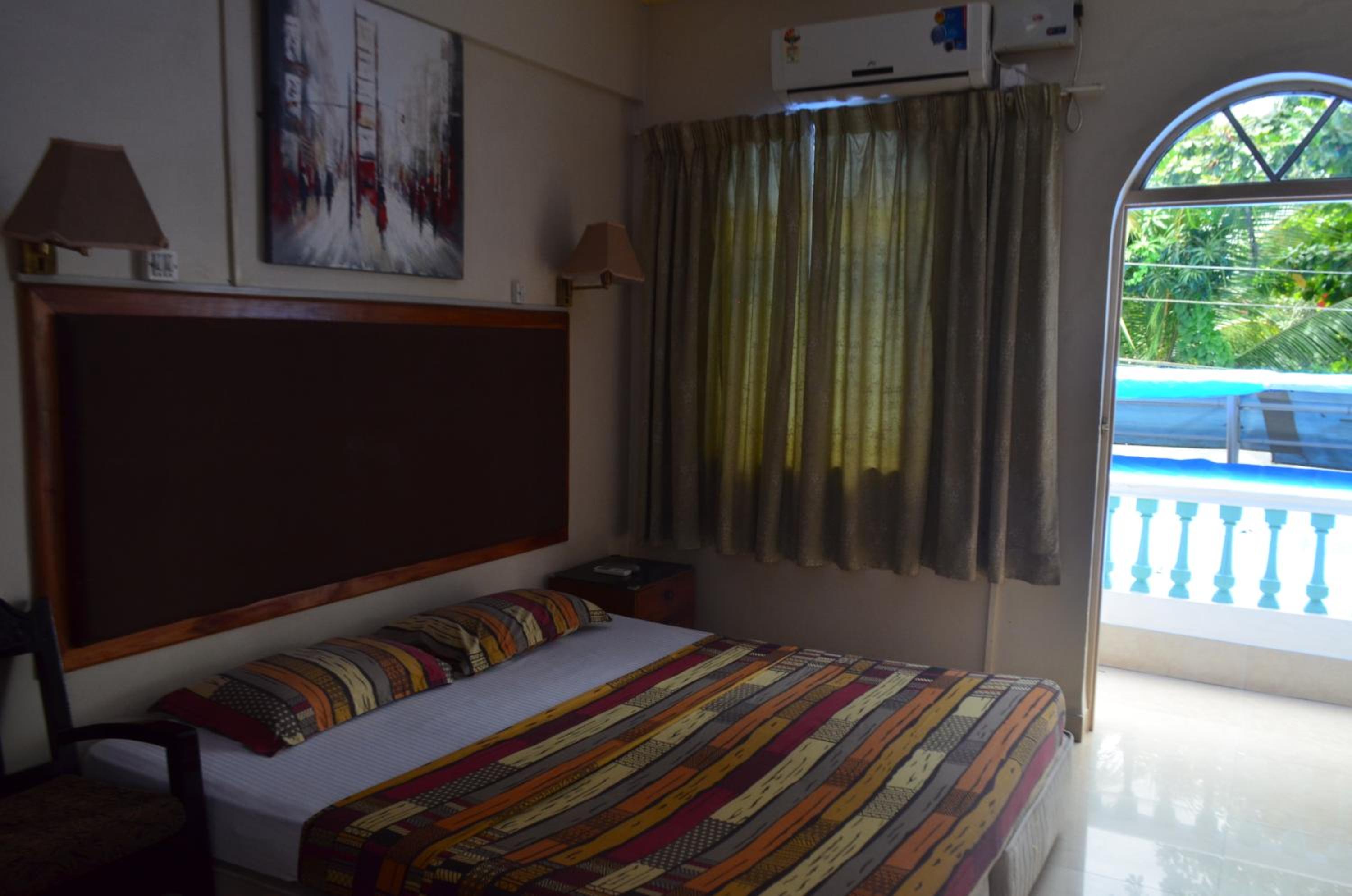 Standard Double Room - Photo 13