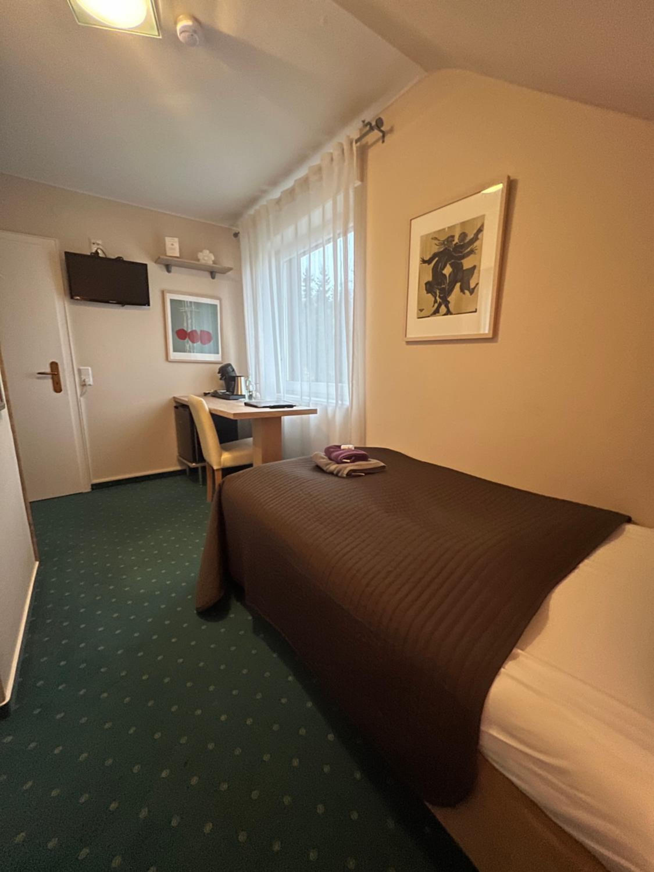 Economy Single Room