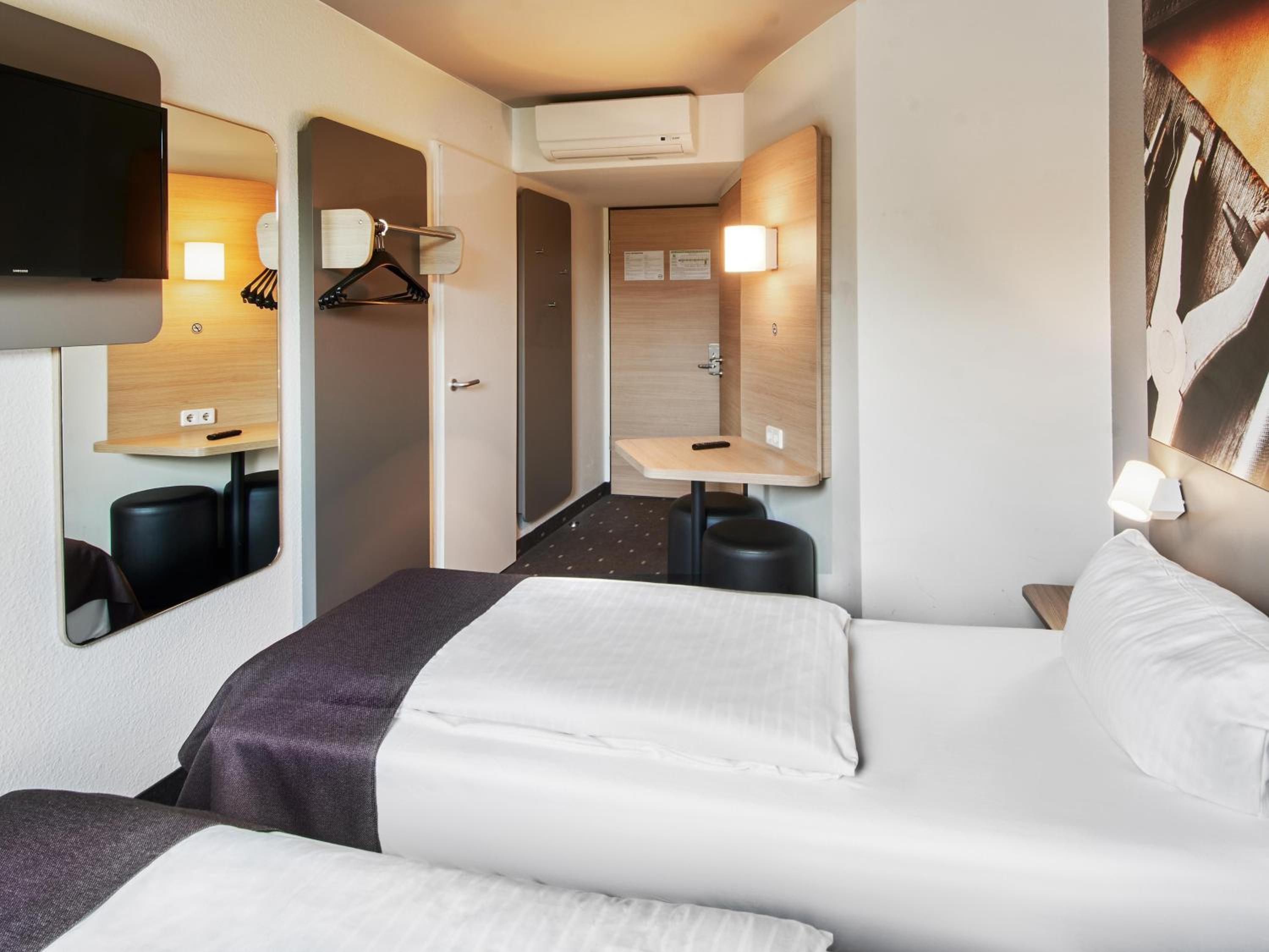 Twin Room - Photo 4