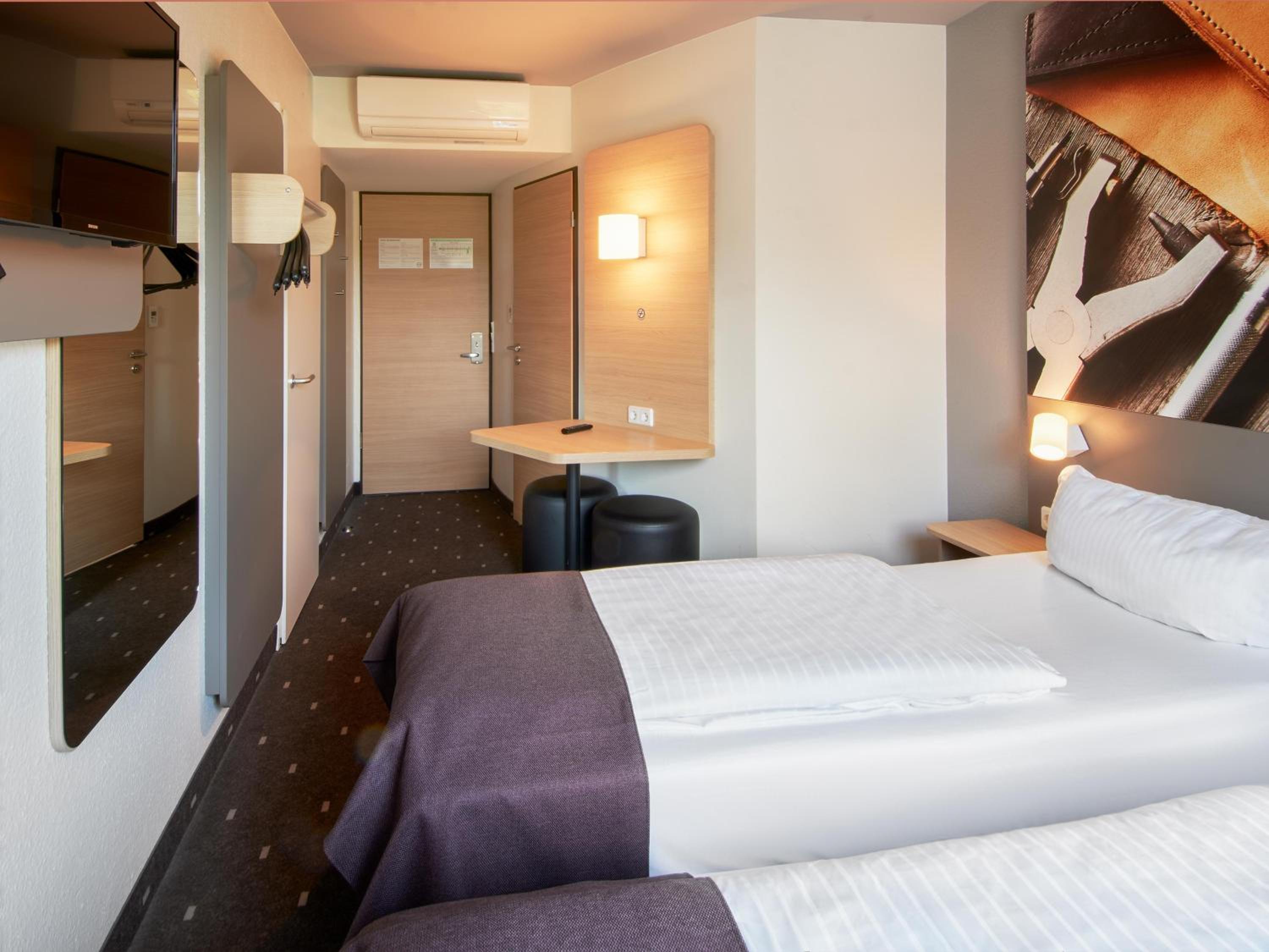 Twin Room - Photo 5
