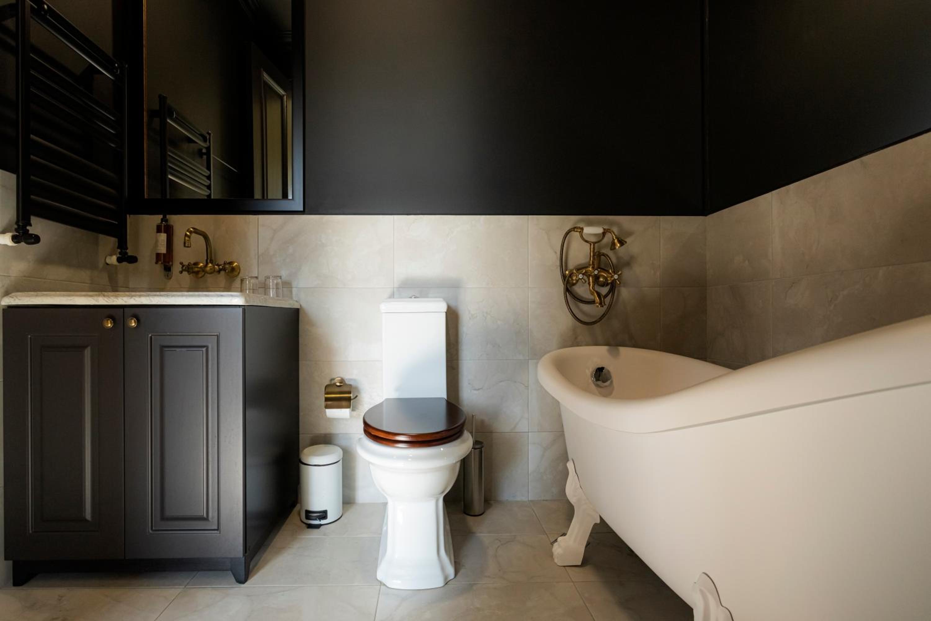 King Suite with Balcony - Photo 8