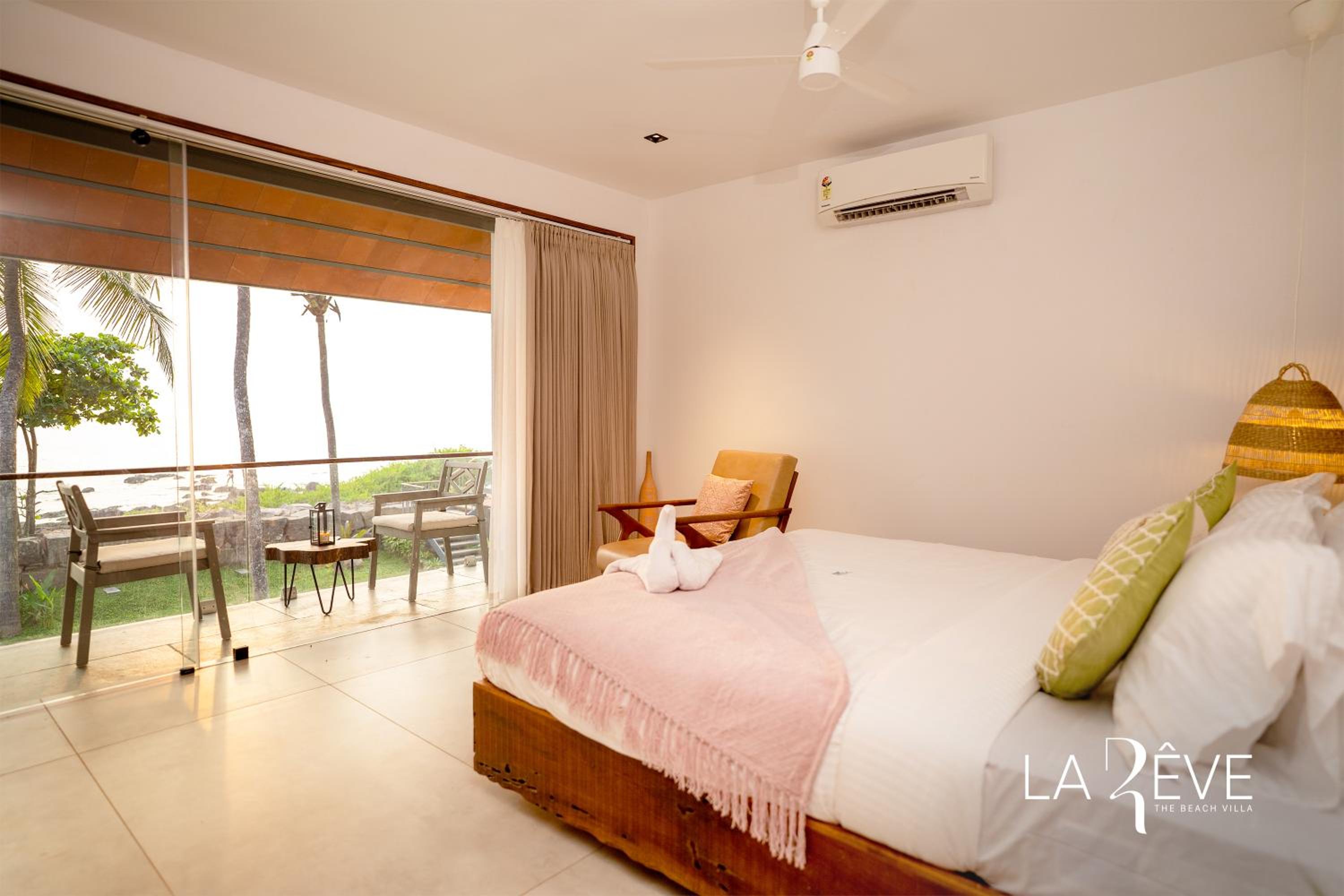 Villa with Sea View - Photo 5