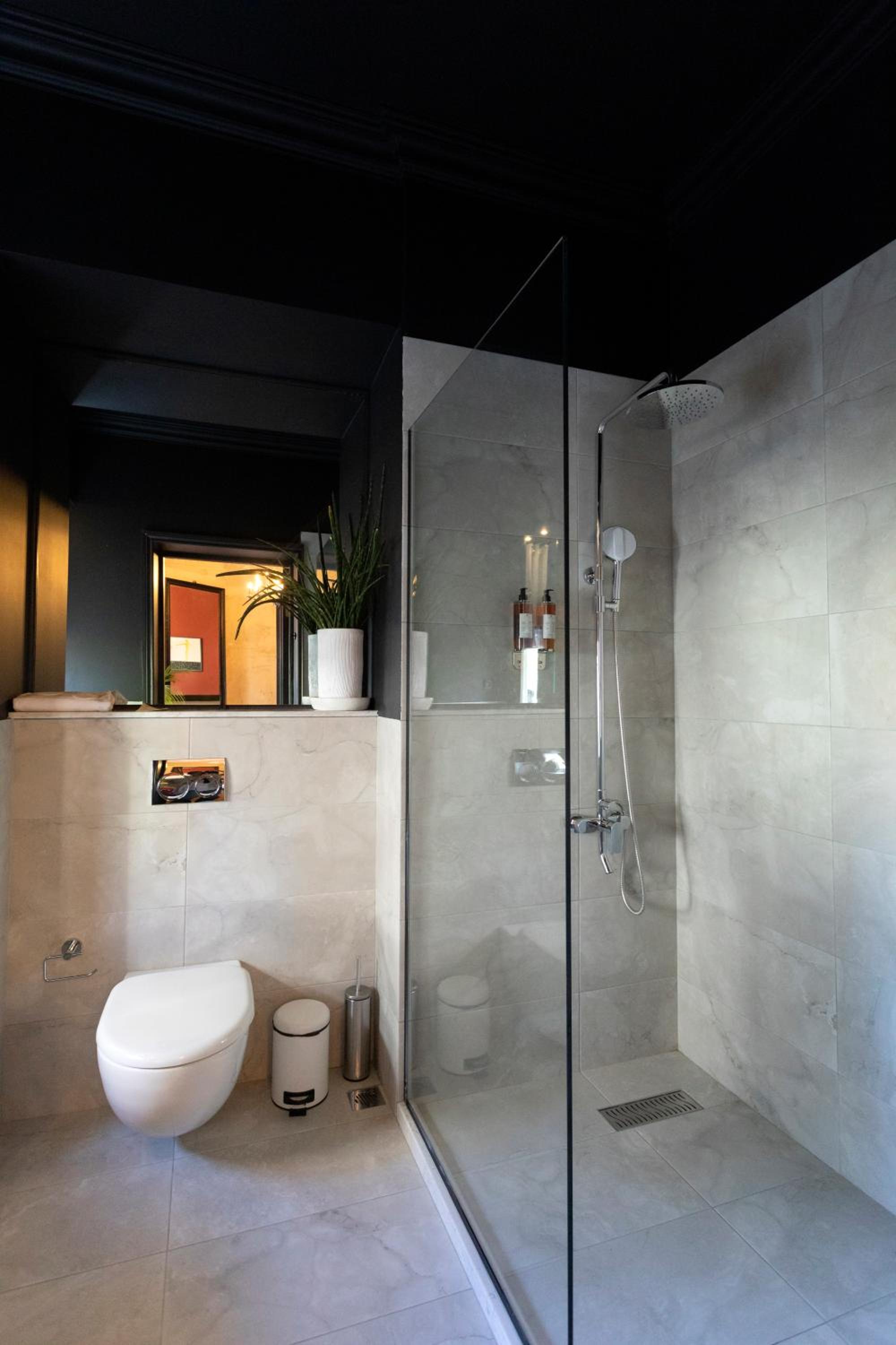 Double or Twin Room - Photo 18