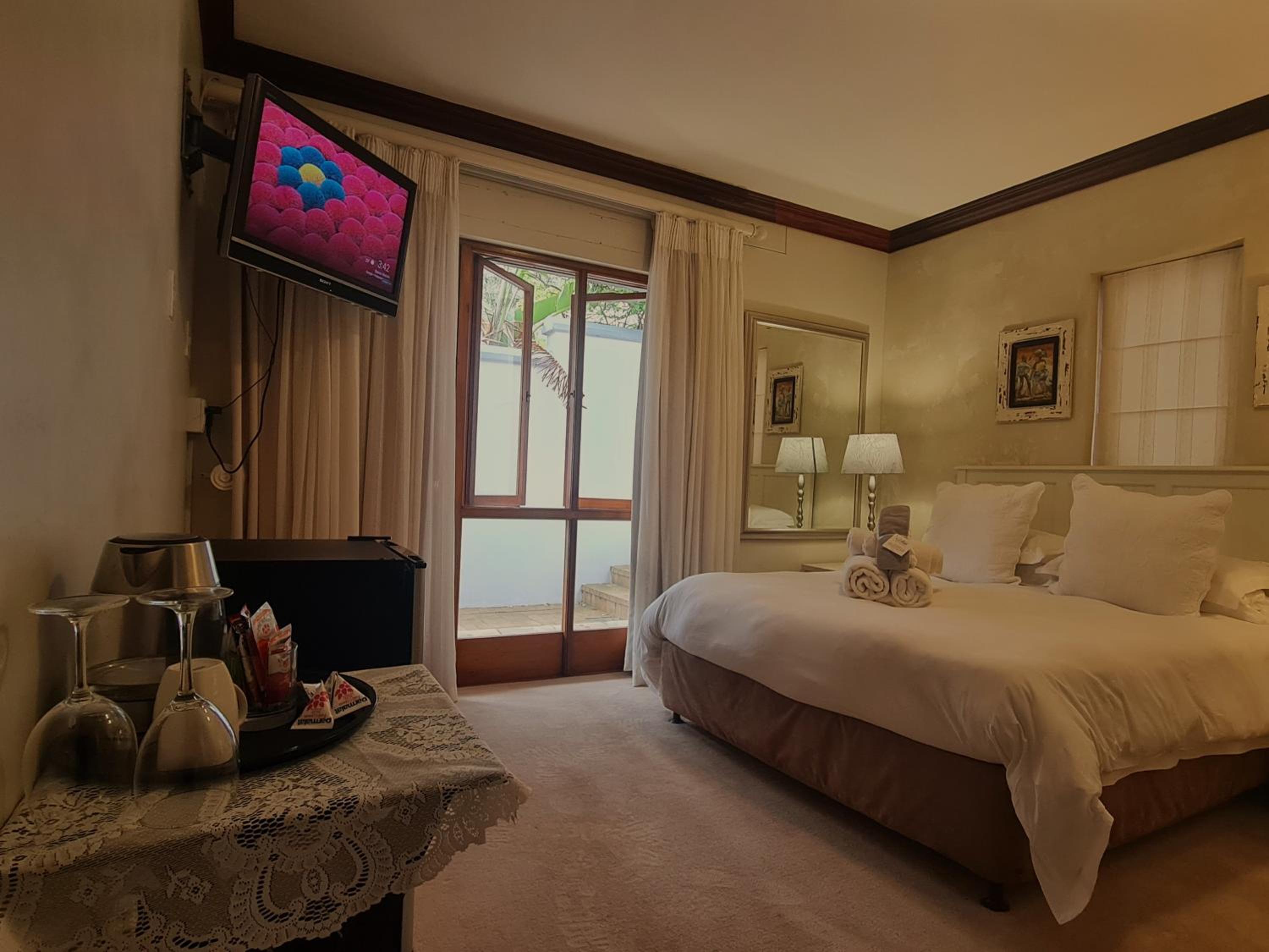 Budget Double Room - Photo 1