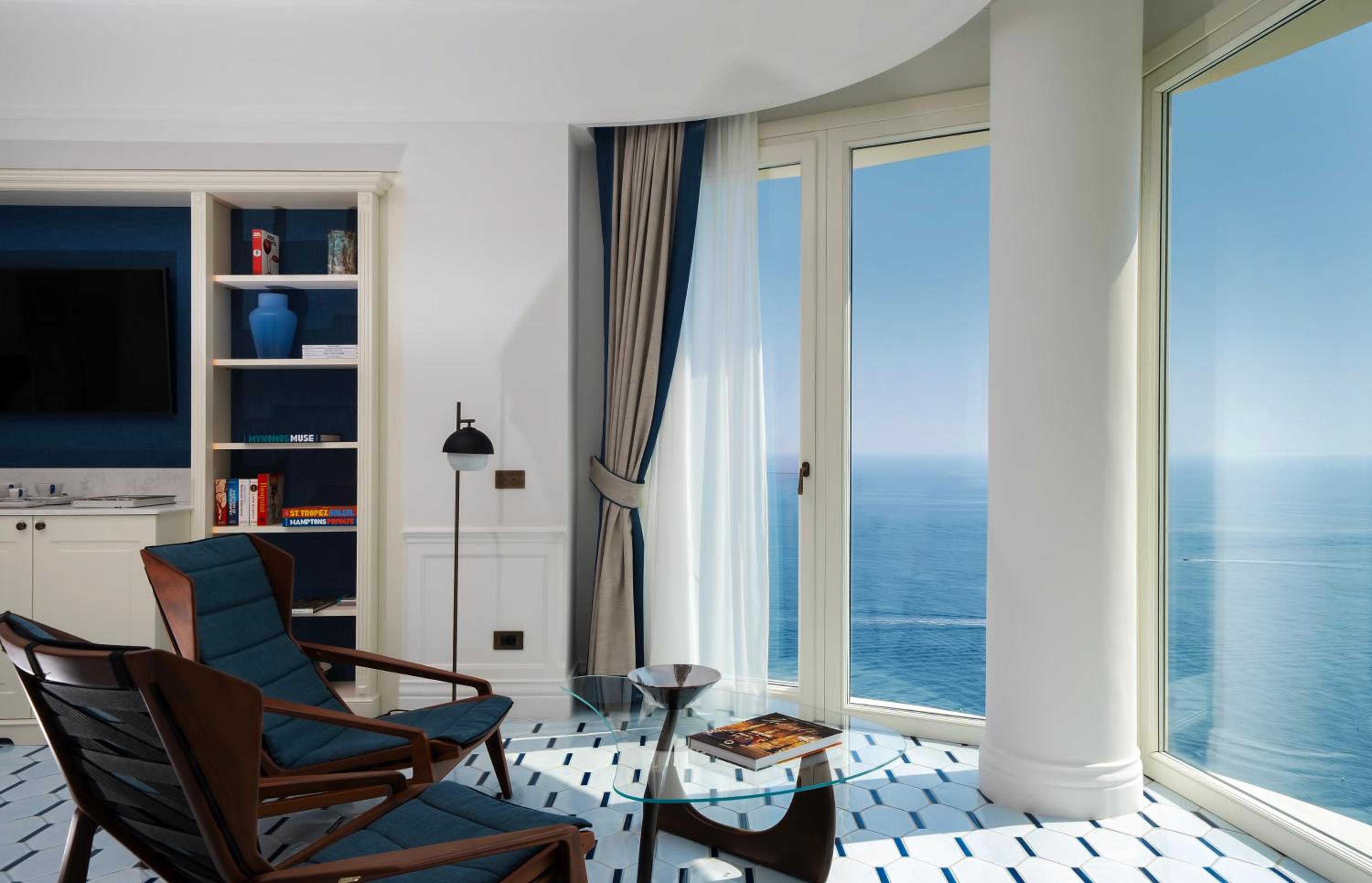 King Suite with Sea View photo 2