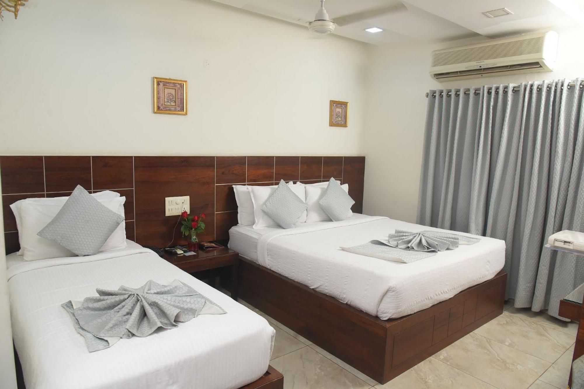 Premium Double or Twin Room - Photo 3