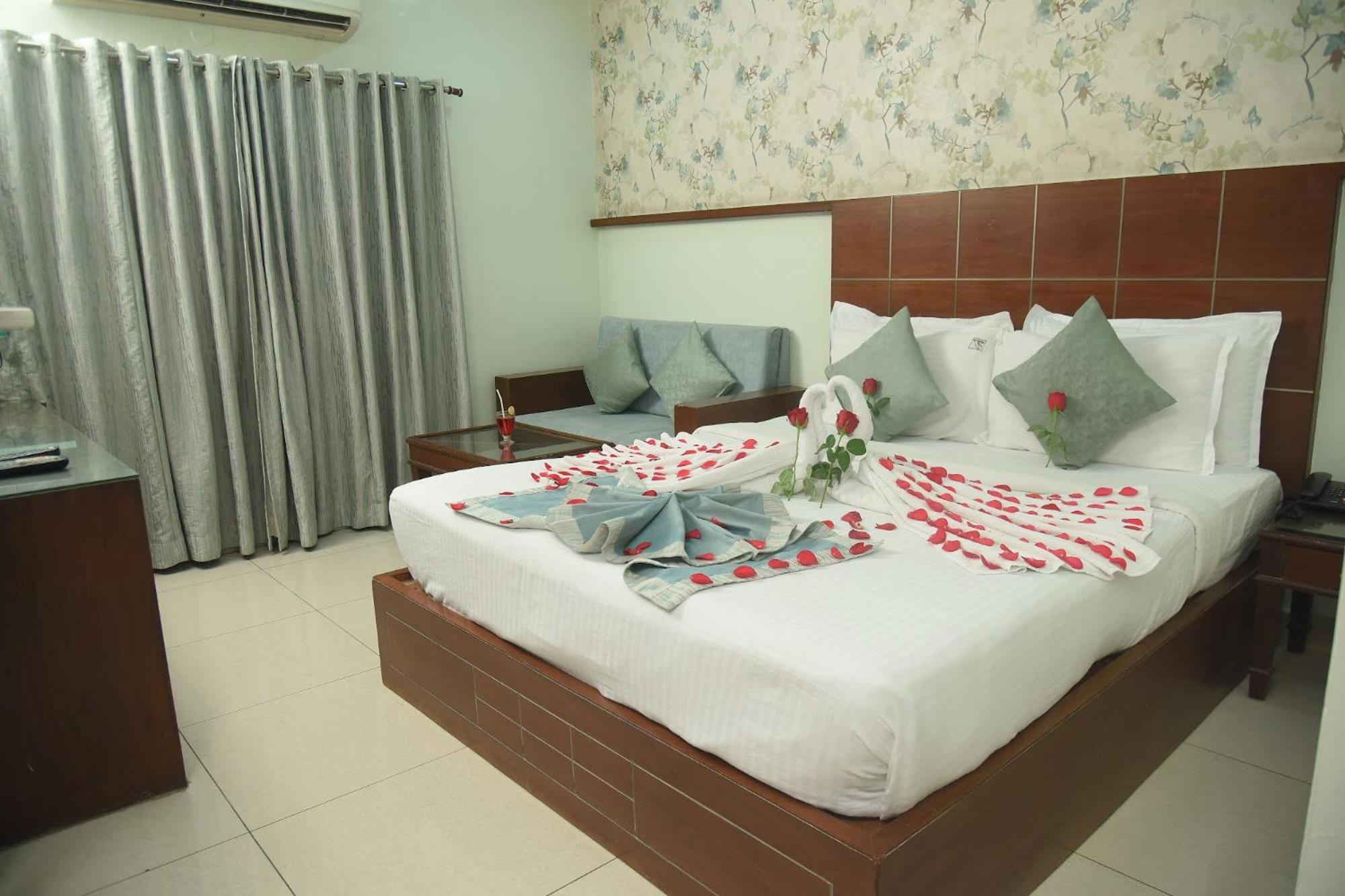 Premium Double or Twin Room - Photo 4
