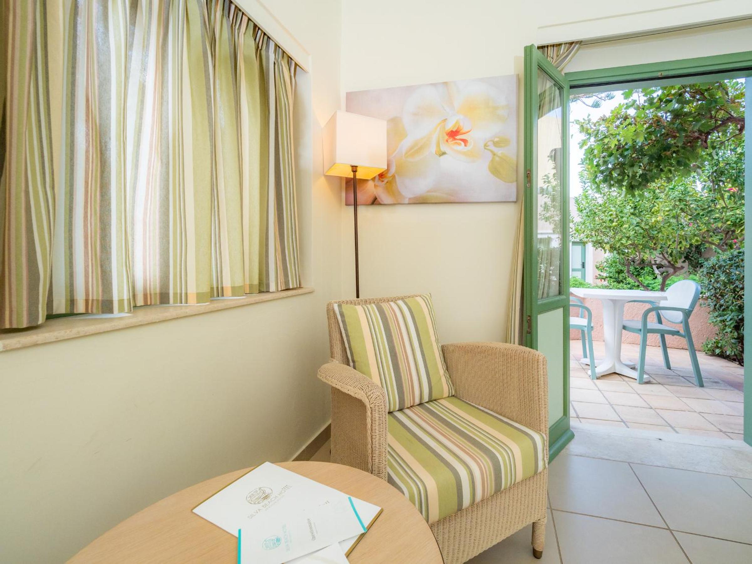 Double or Twin Room with Garden View - Photo 2