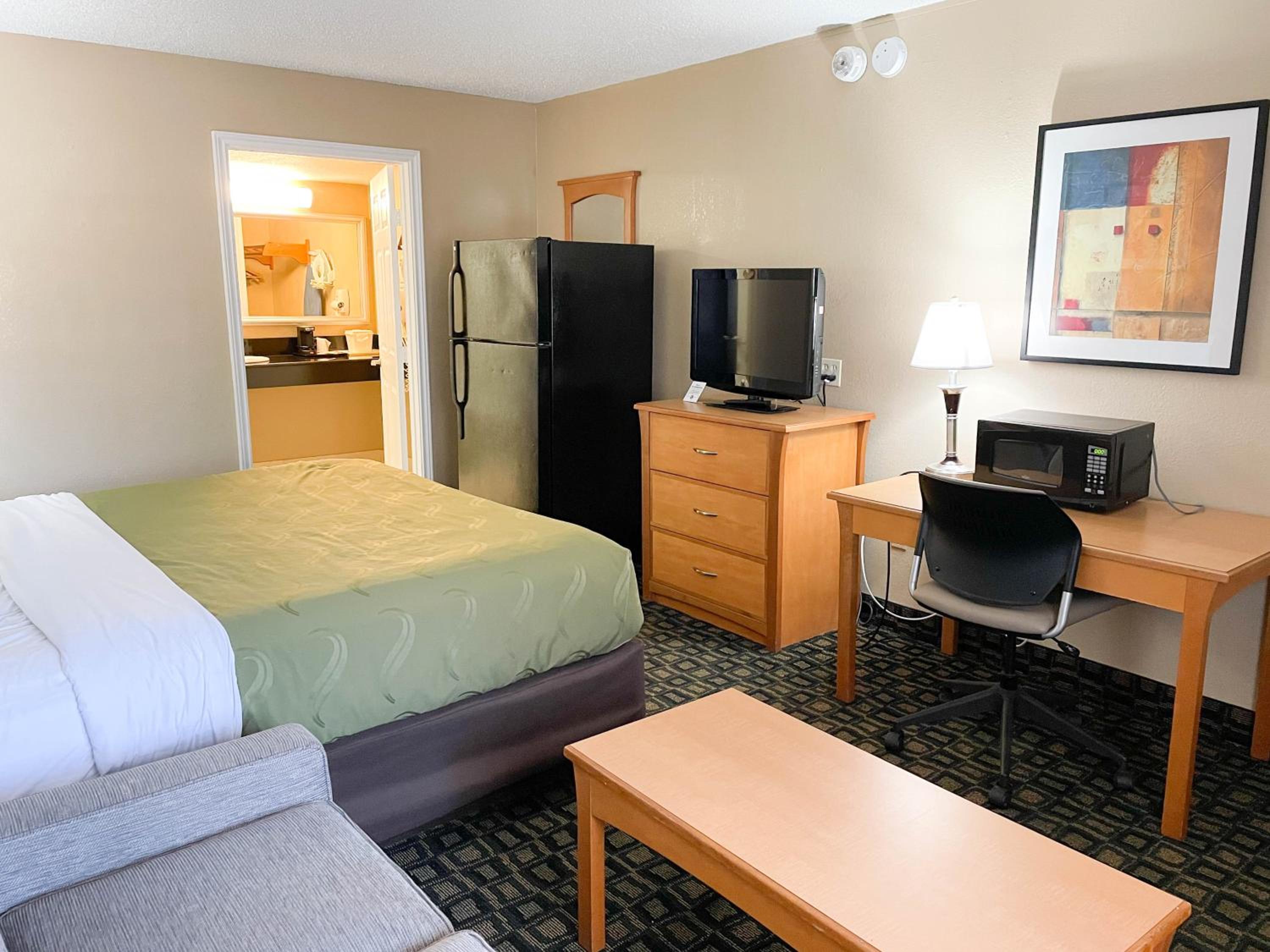 King Room - Non-Smoking - Photo 1