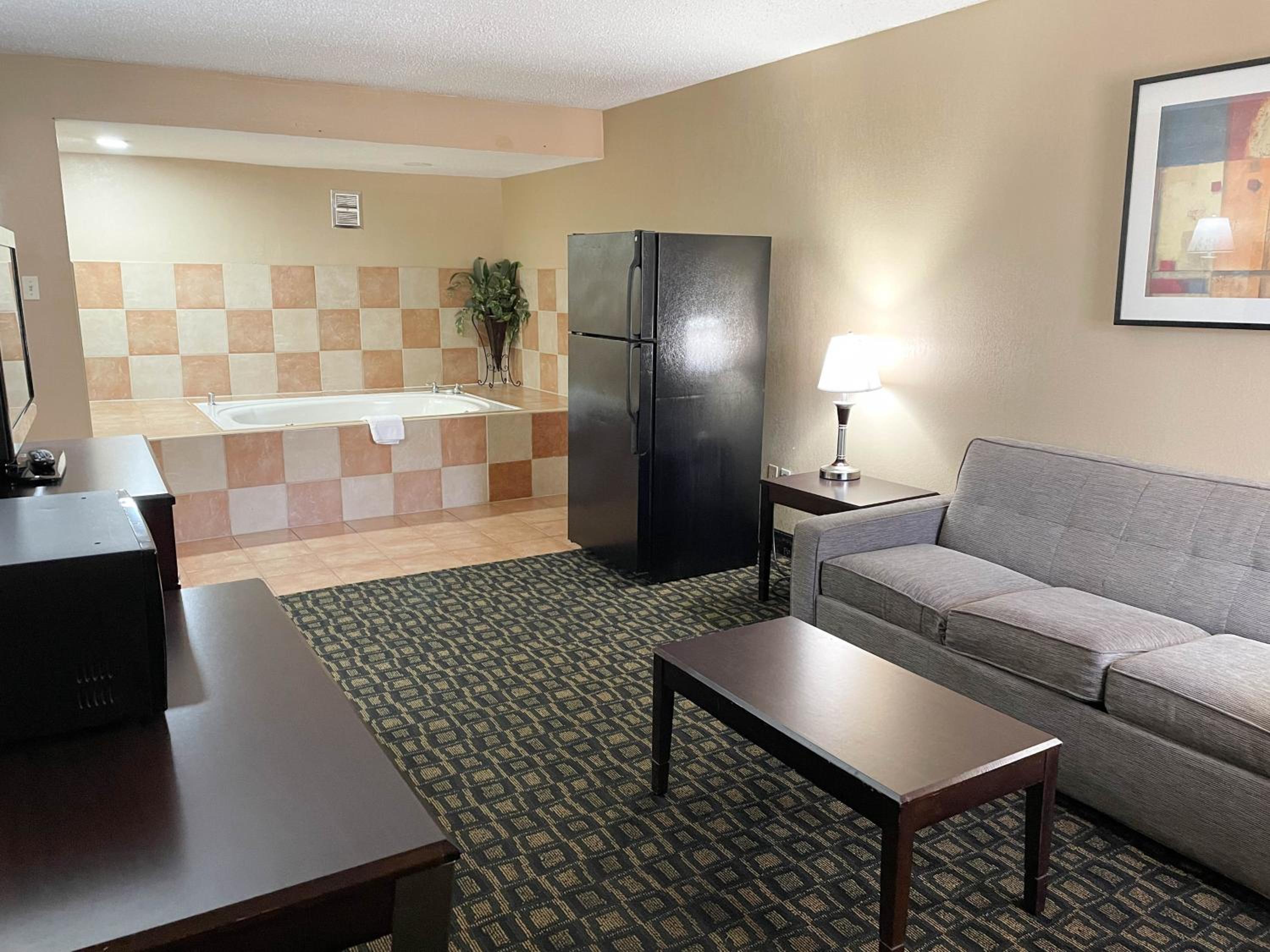 King Suite with Spa Bath - Non-Smoking - Photo 2