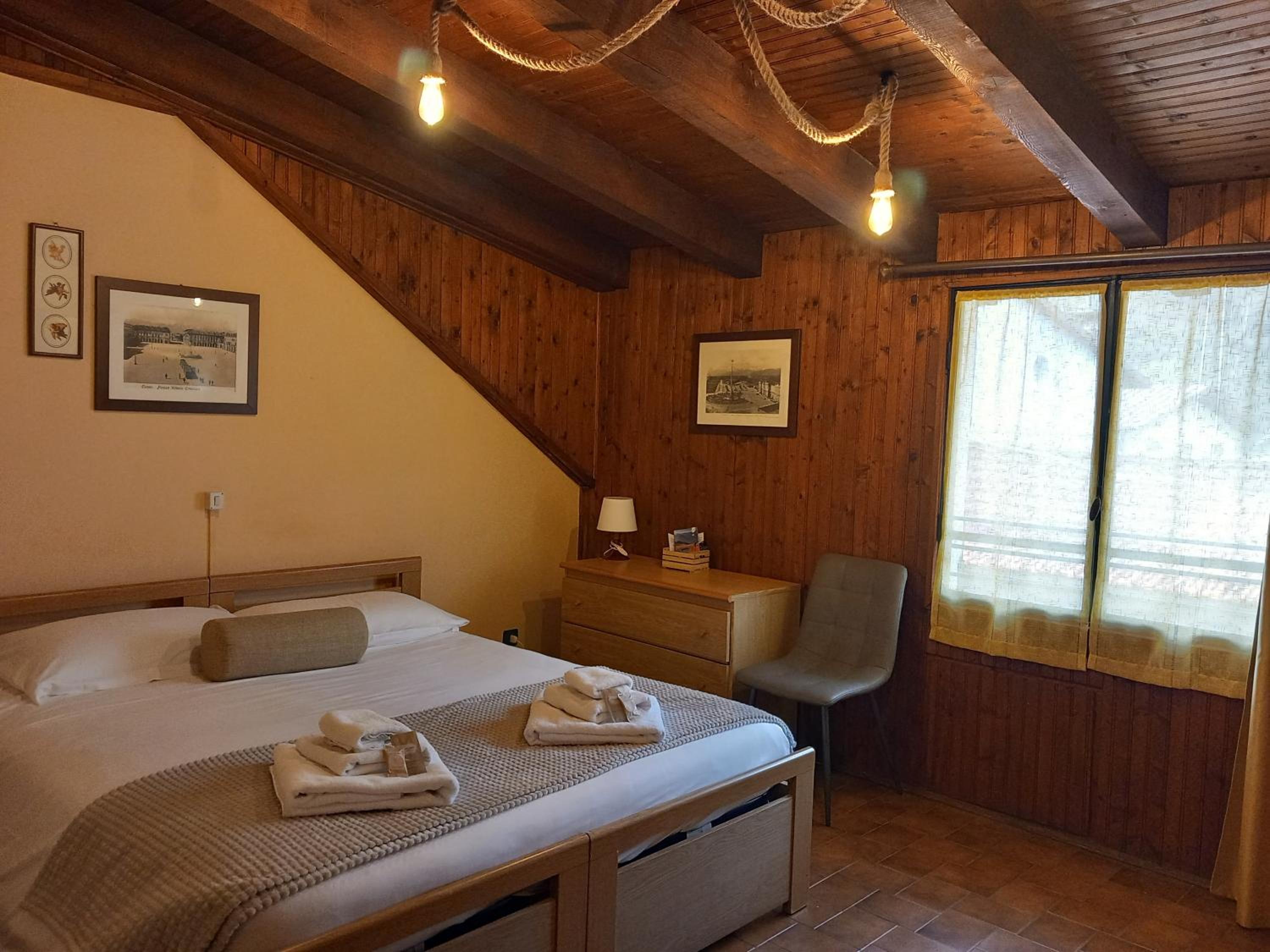 Small Double or Twin Room photo 1